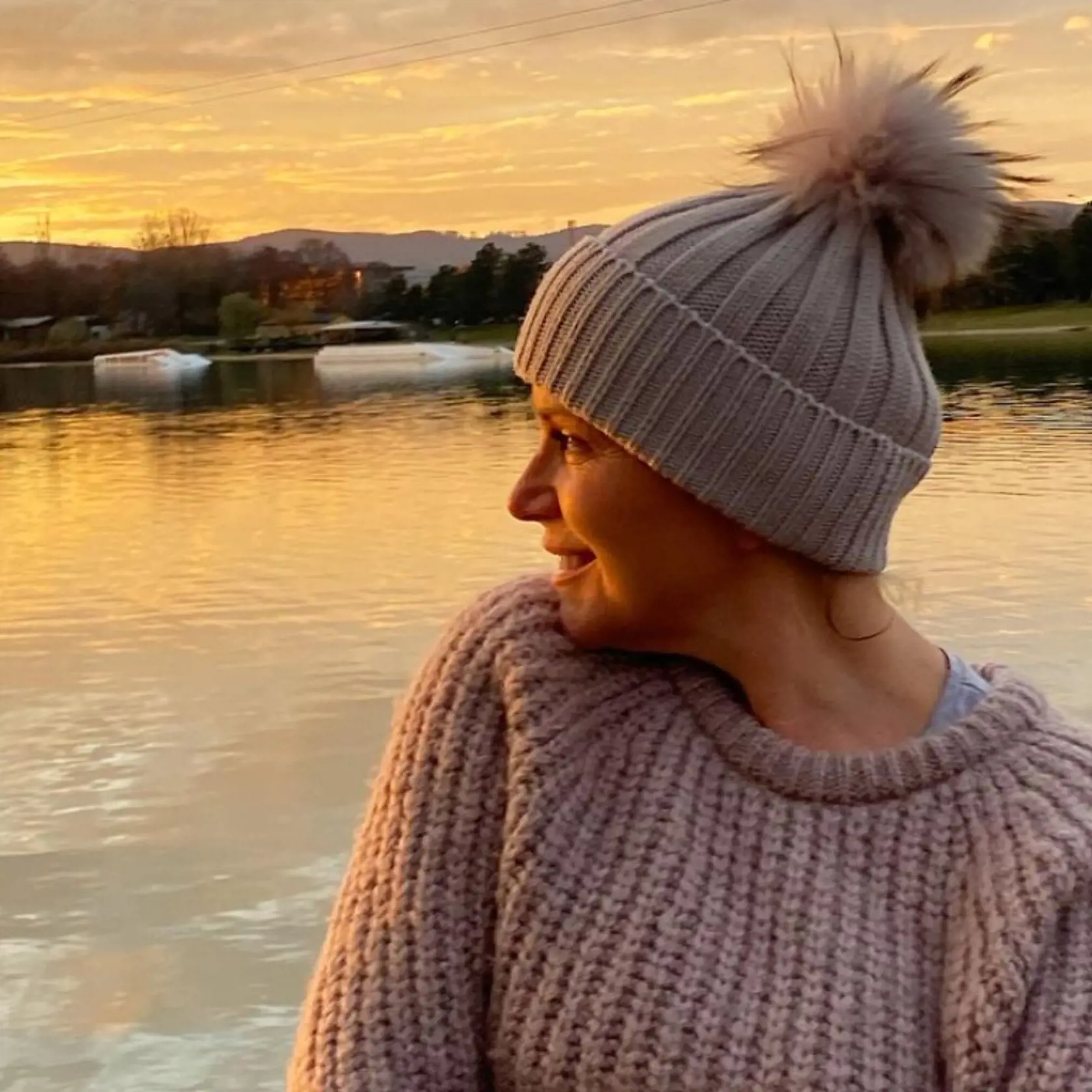 Zuzana Vačková po kúpaní v jazere.