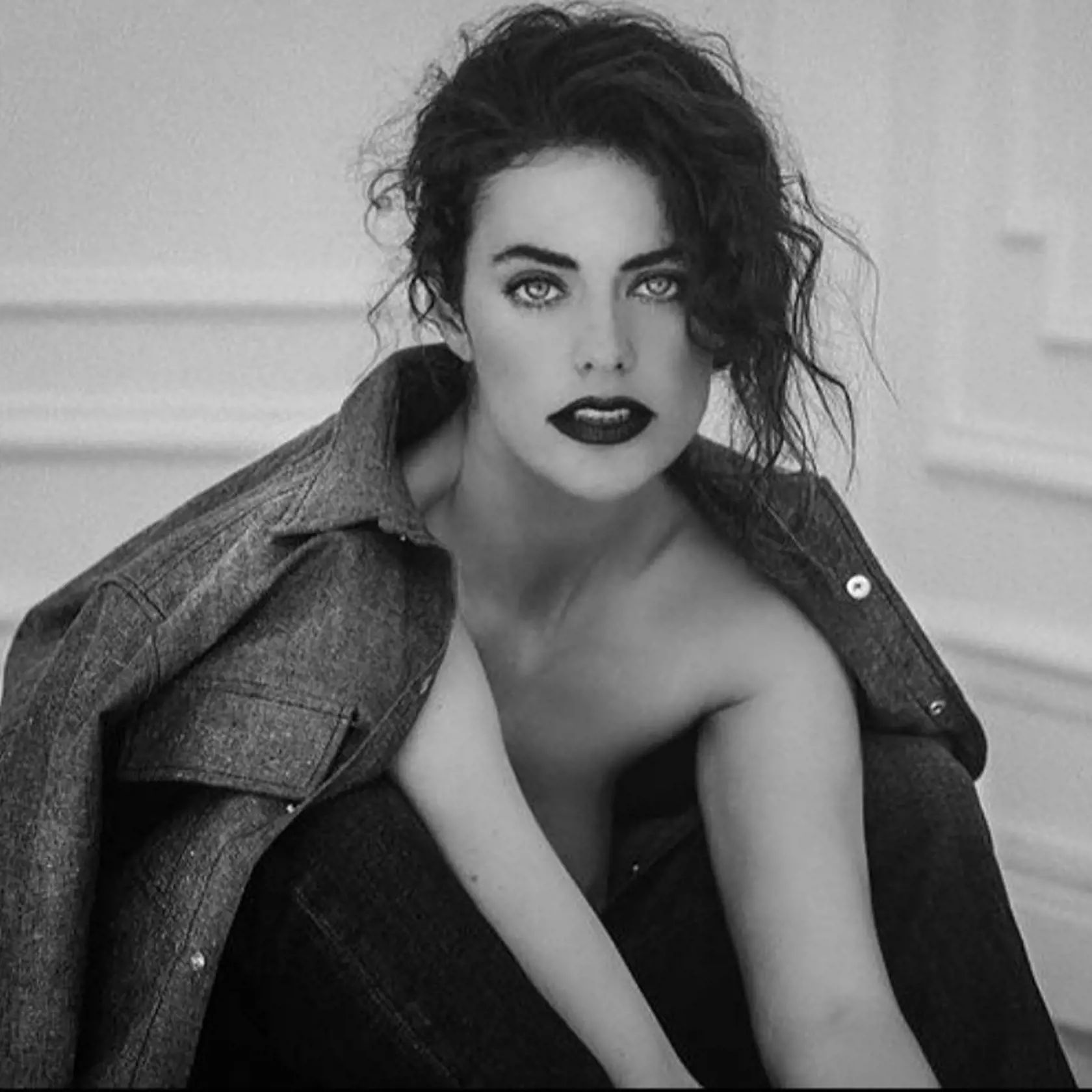 Modelka Alyson Le Borges (35) je ženským stelesnením jej slávneho dedka, francúzskeho hereca Alaina Delona.