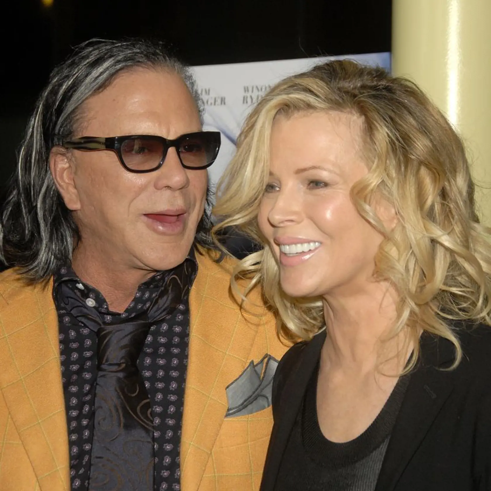 Kim Basinger (55) a Mickey Rourke (56) si po 23