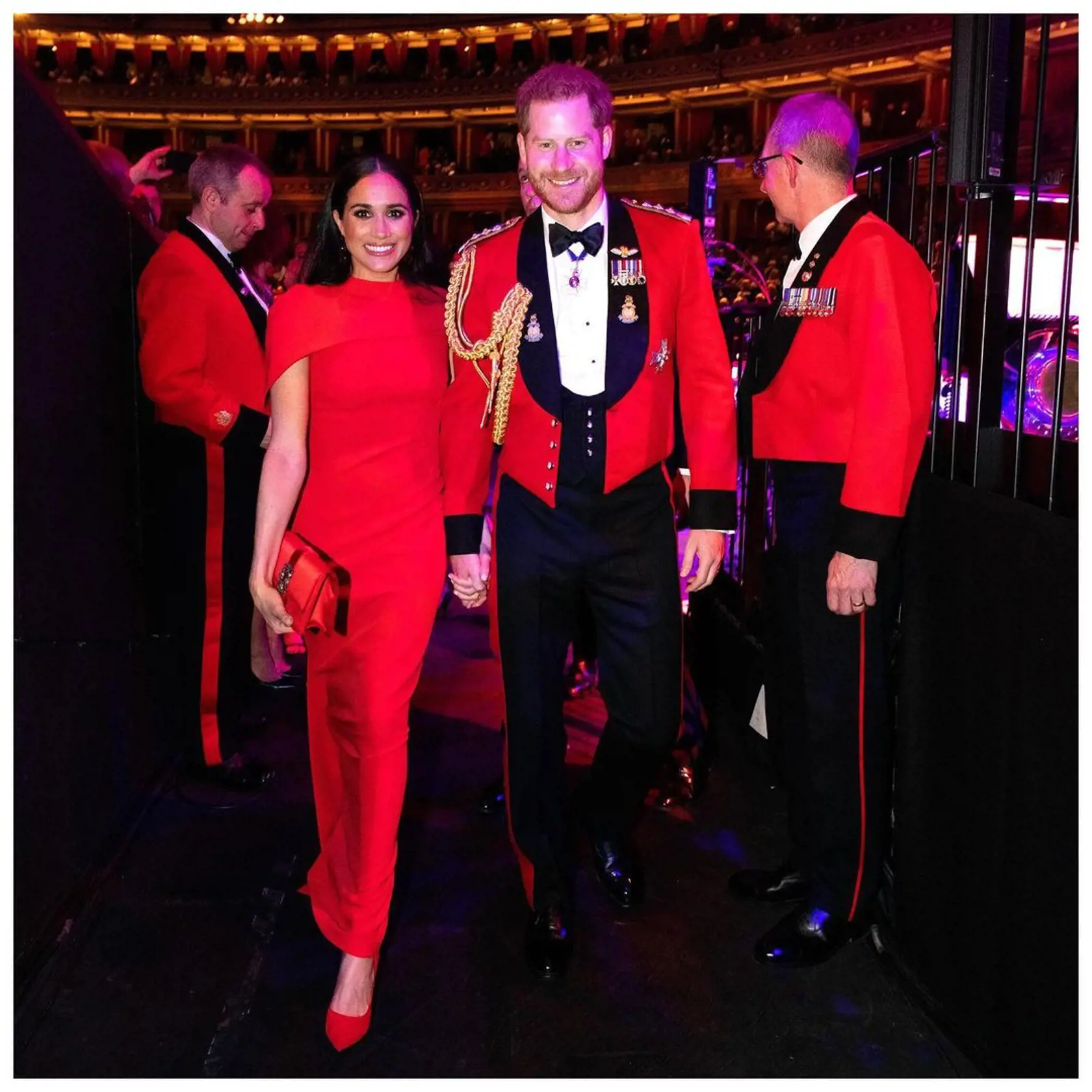 Červená Meghan rozhodne pristane.
