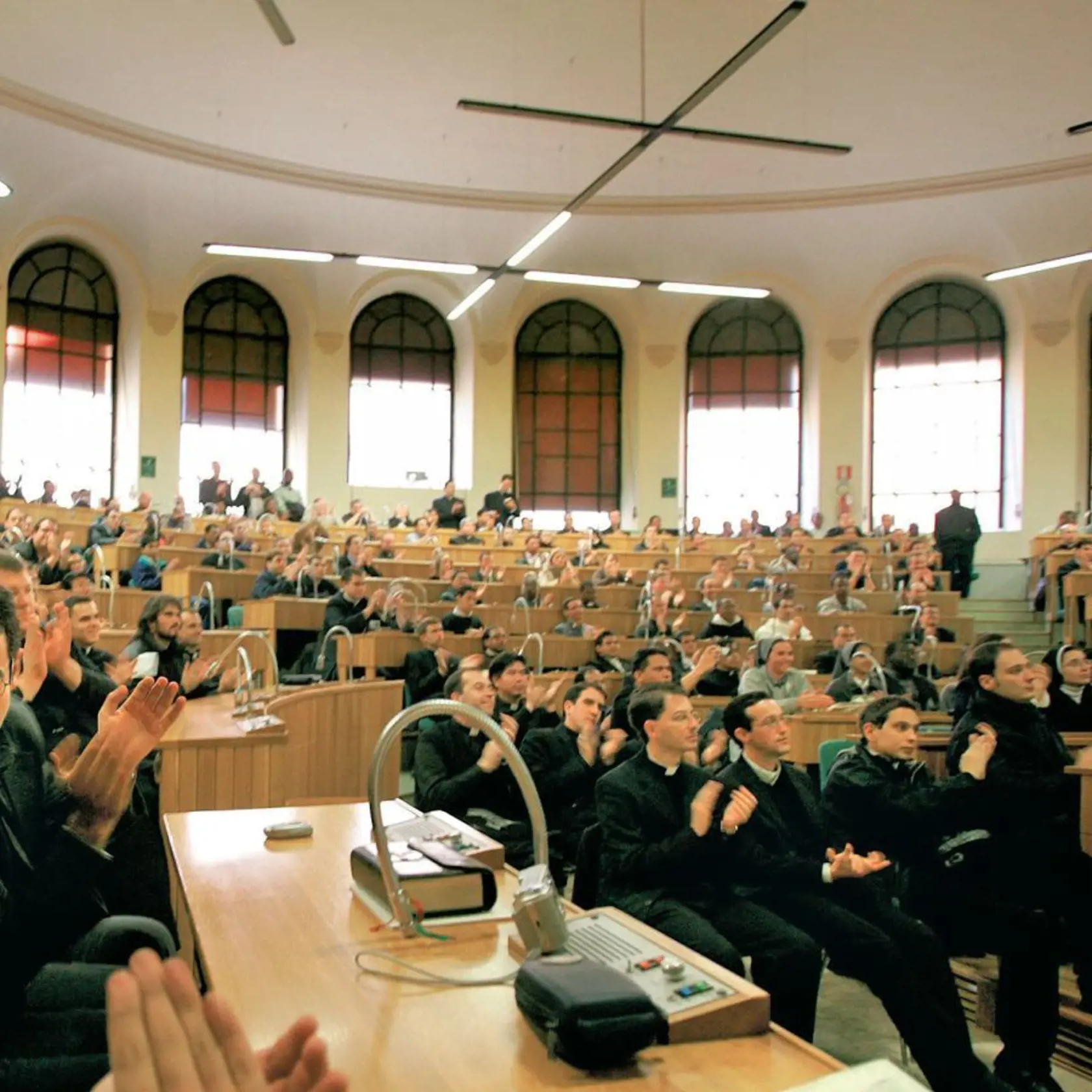 Pápežských univerzít je asi tridsať po celom
