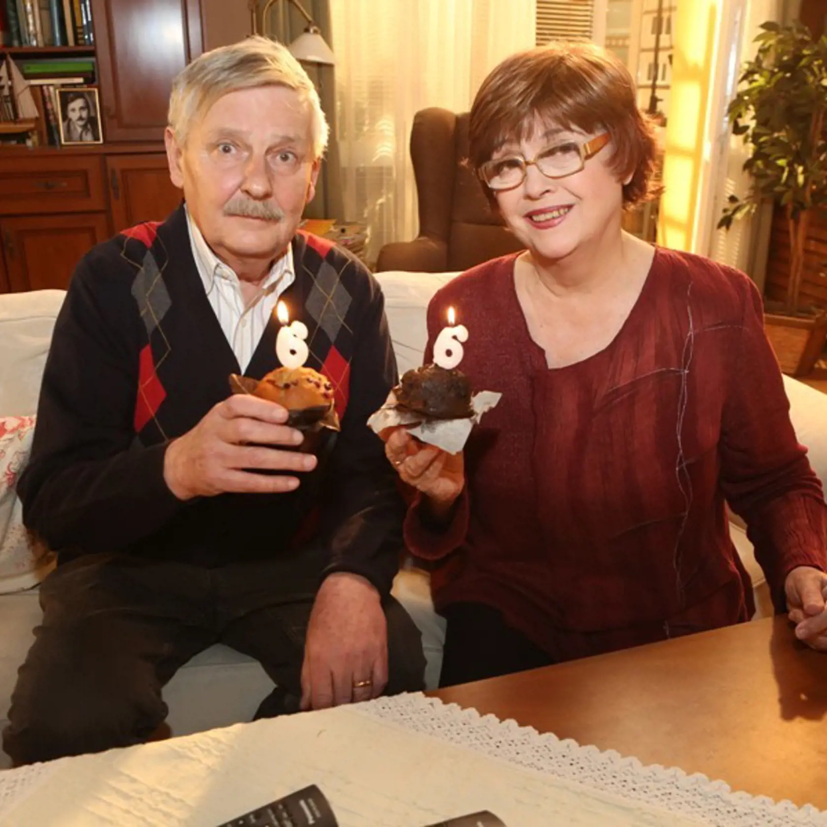 Janka Nitschneiderová (Božidara Turzonová) s hereckým manželom Emilom Blichárom( Juraj Slezáček).