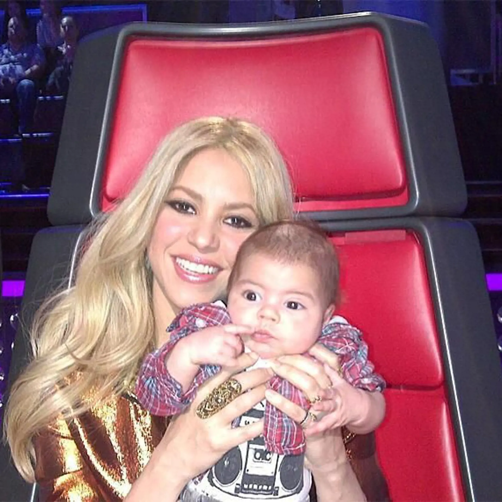 Shakira s malým Milanom v americkej šou.