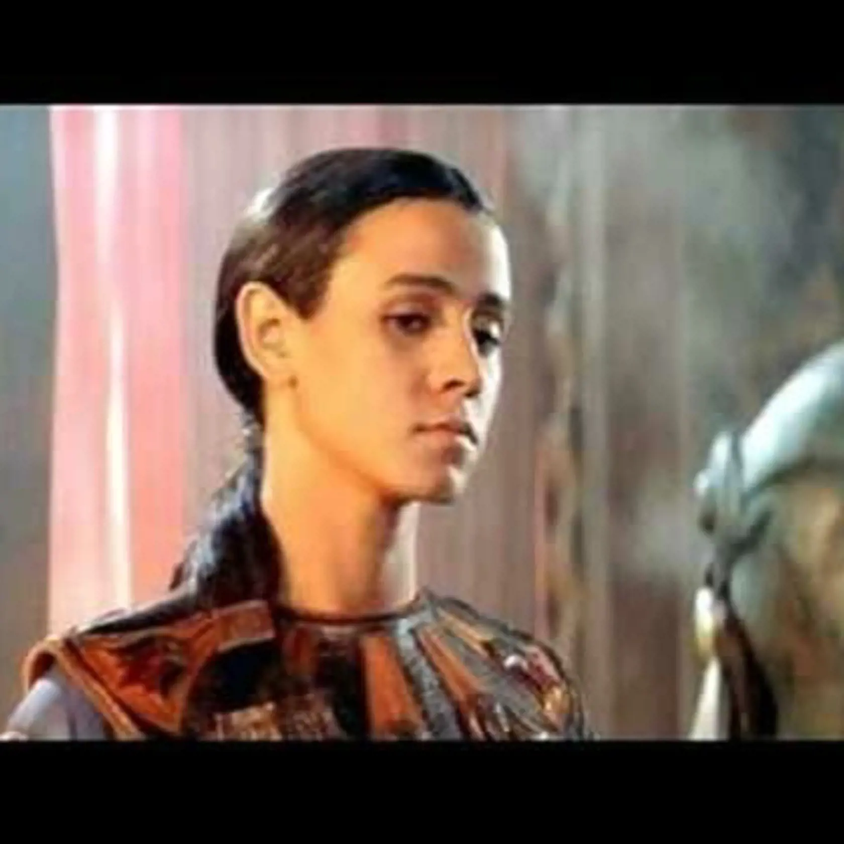 Jaye Davidson vo filme Hviezdna brána