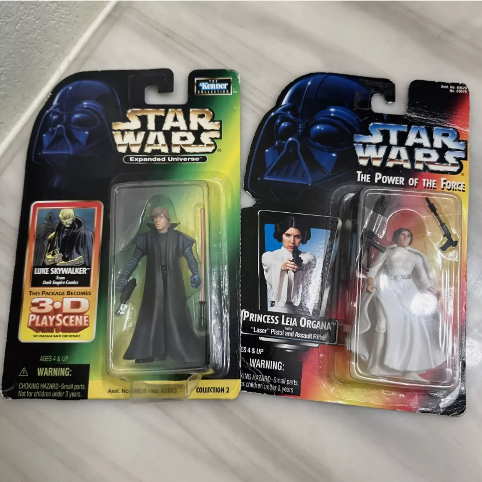 Akčné figúrky Star Wars z 90. rokov sa pohybujú v rôznych cenových hladinách. Jednotlivé figúrky môžu stáť od 10 do 30 eur, zatiaľ čo väčšie sety alebo vzácne kúsky aj cez 80 eur.