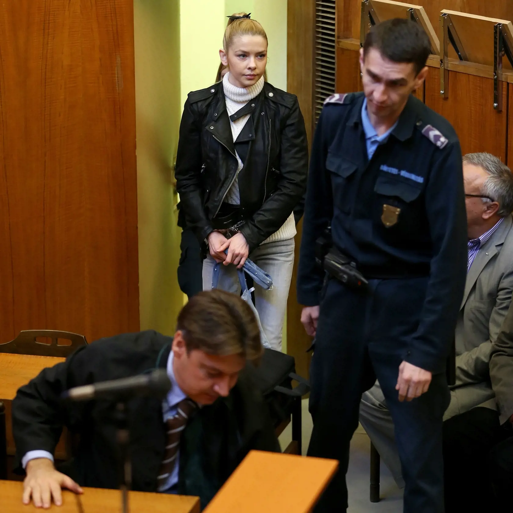 Pokračovanie súdneho procesu s Evou Rezešovou Varholíkovou v Budapešti, ktorá je obvinená zo zavinenia dopravnej nehody pri ktorej prišli o život štyria občania Maďarska. (archív)