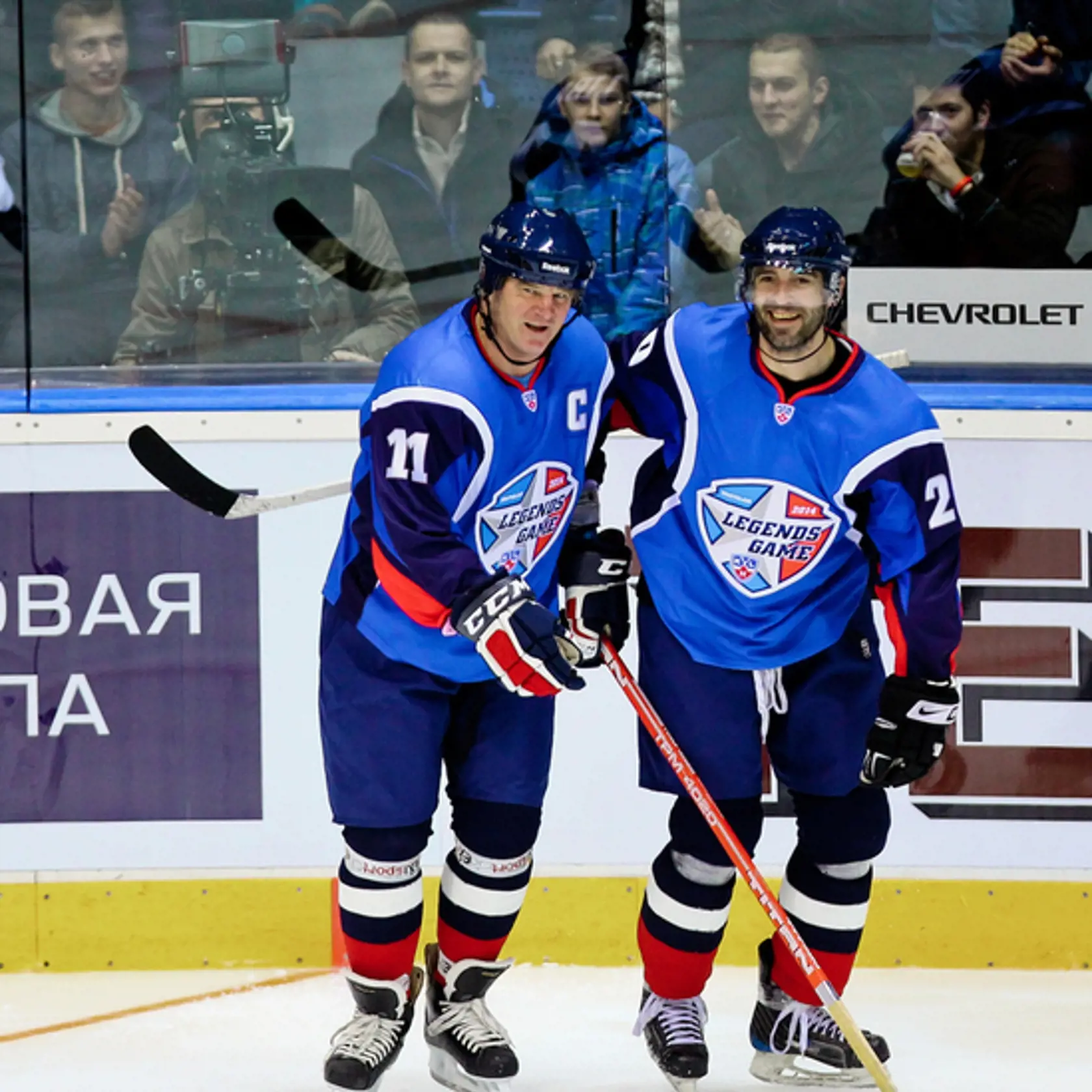 Igor Liba a Miroslav Hlinka (Rusnak team) počas zápasu legiend medzi výberom Československa a Sovietskeho zväzu v rámci All Star víkendu Kontinentálnej hokejovej ligy.