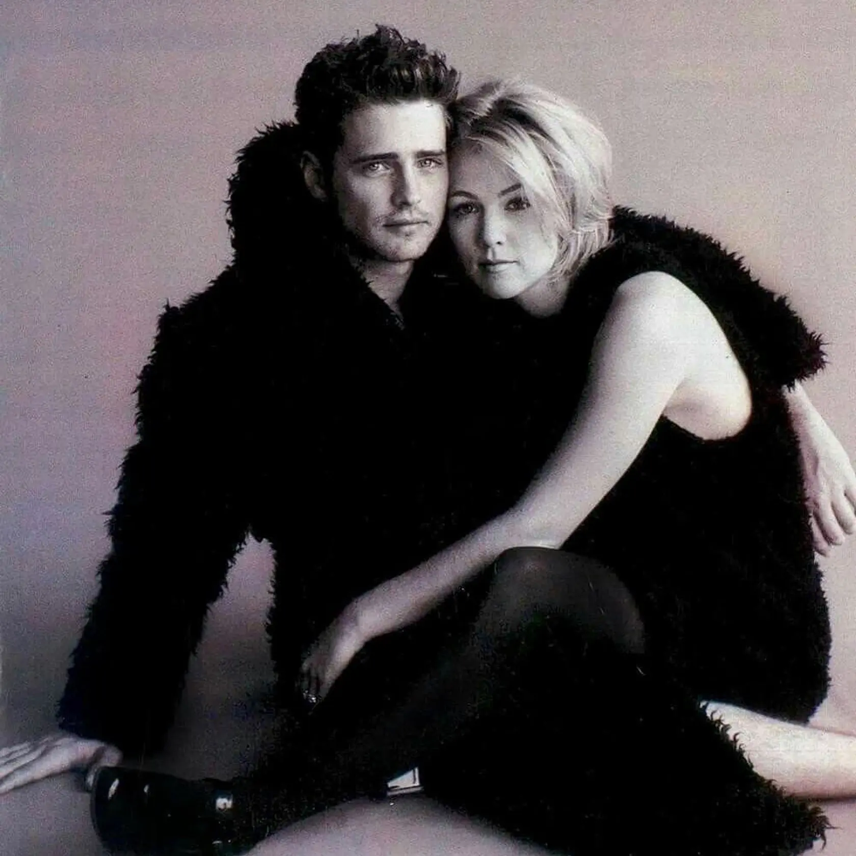 Jennie so seriálovým kolegom Jasonom Priestleym