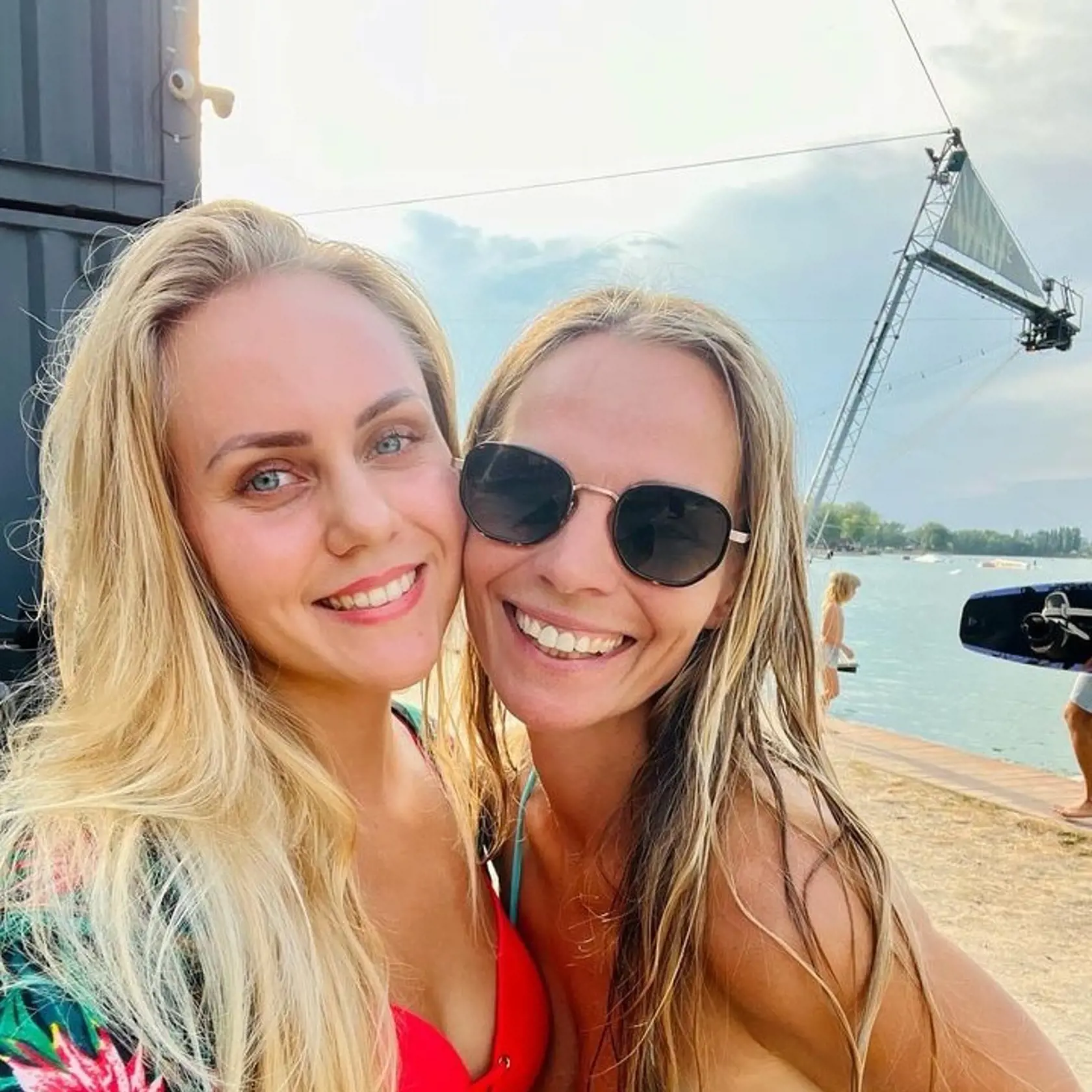 Milena Minichová so sestrou Sofiou