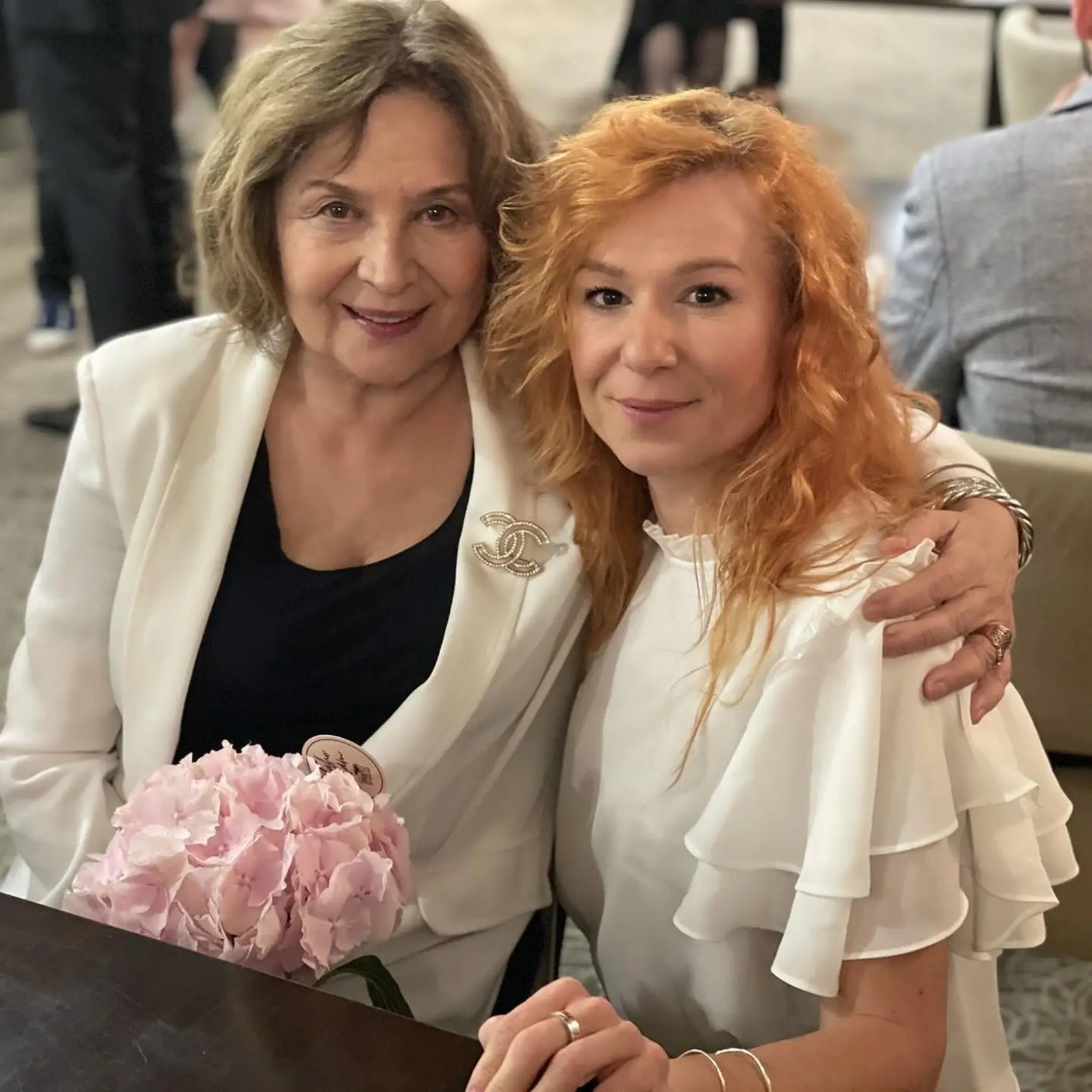 Helena Krajčiová s Emíliou Vášaryovou.