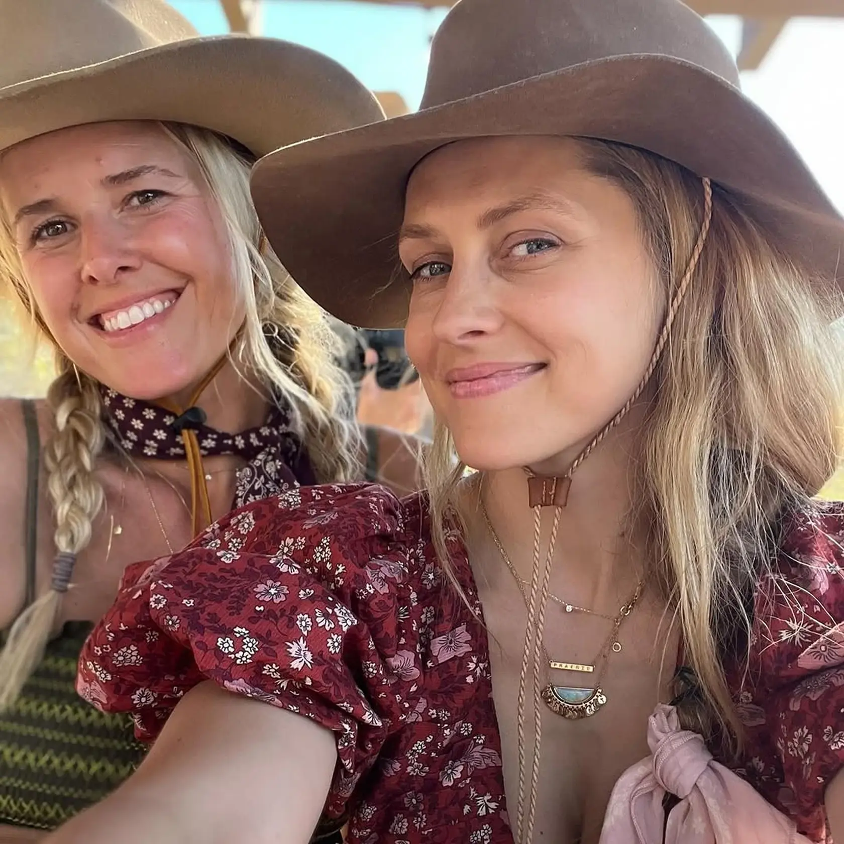 S herečkou Sarah Wright Olsen založili projekt "Your Zen Mama", zameraný na rodičovstvo.​