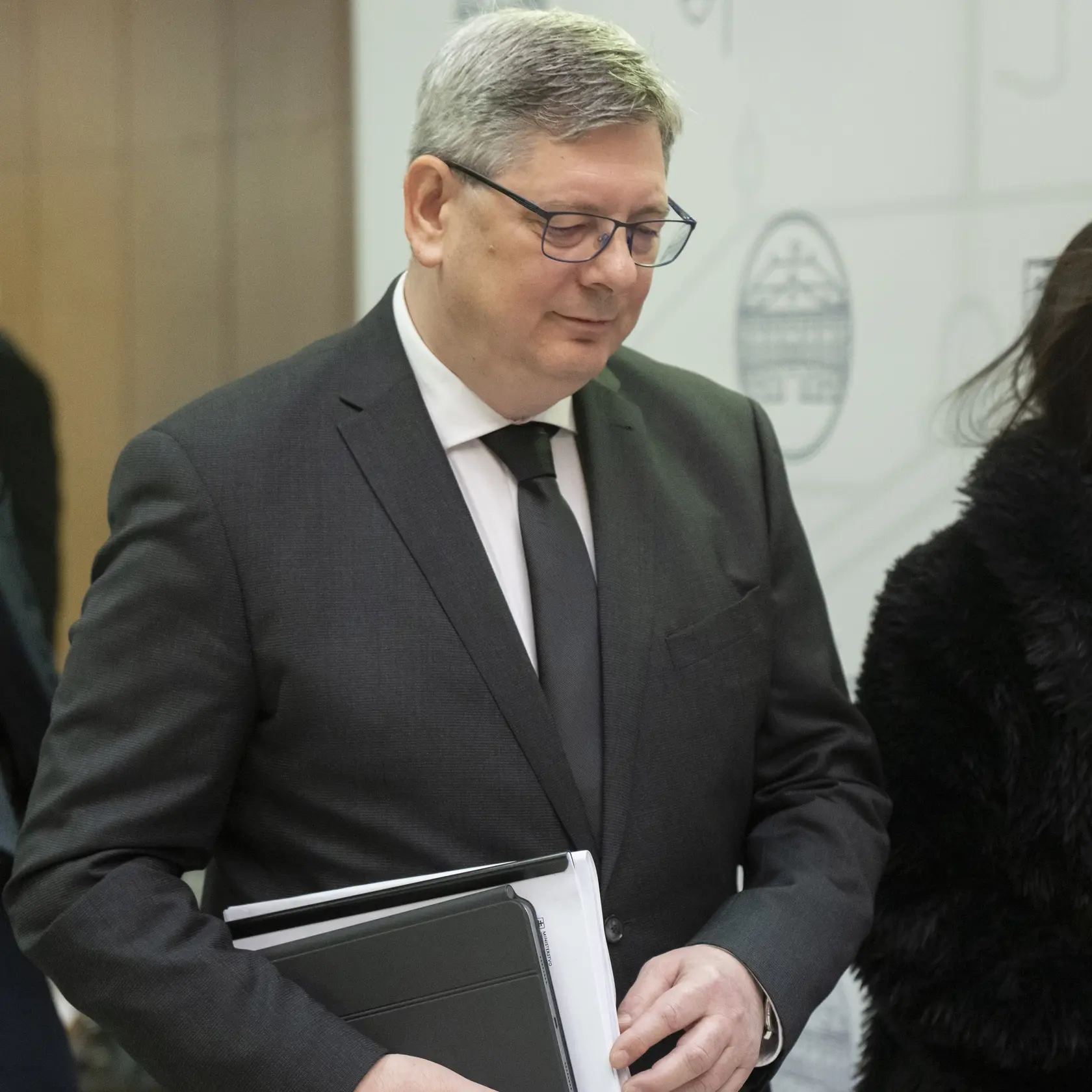 Na snímke minister spravodlivosti SR Boris Susko (Smer-SD) prichádza na 69. schôdzu vlády SR v stredu 22. januára 2025 v Bratislave. FOTO TASR - Martin Baumann
