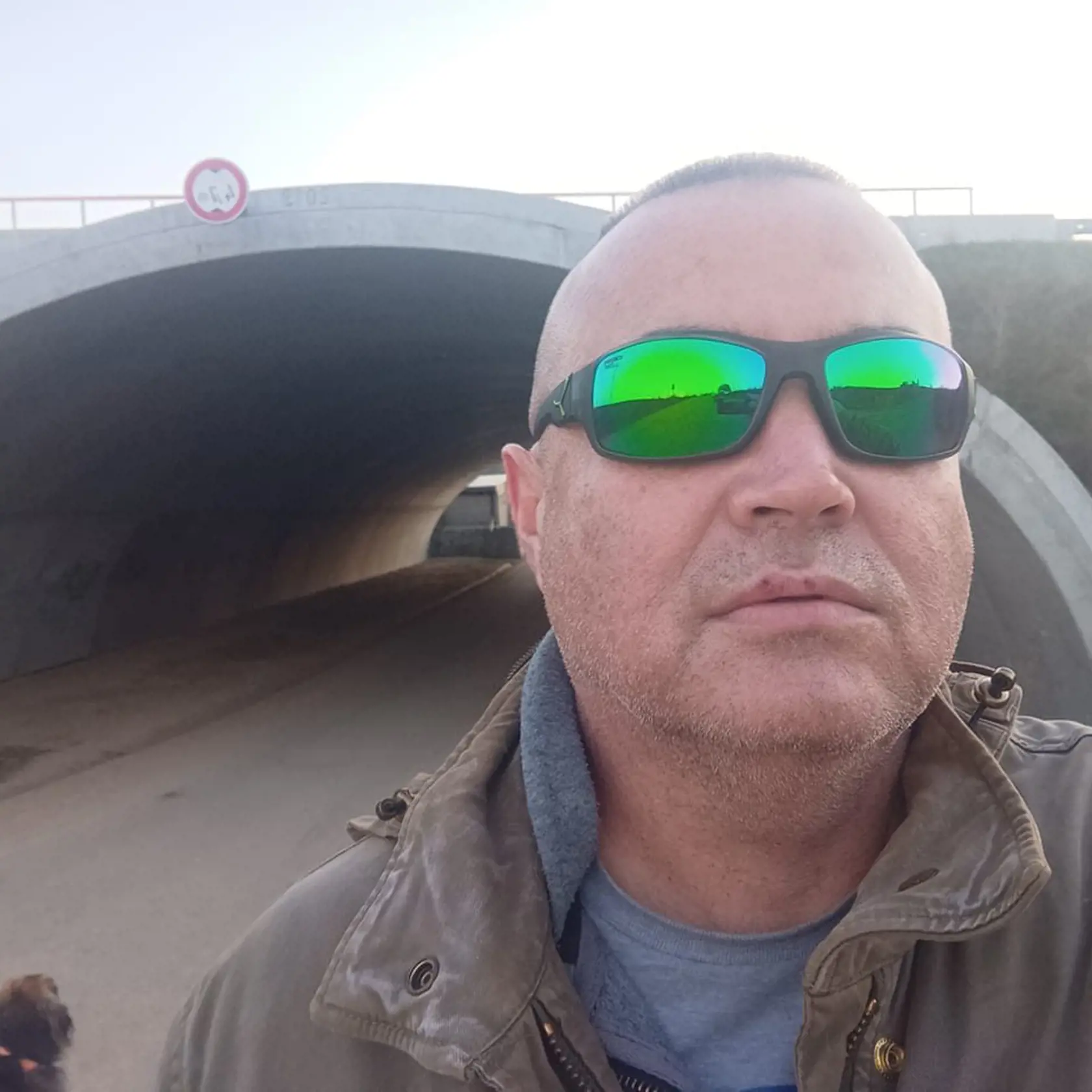 Ľuboš R. z Tepličky nad Váhom zomrel pri zákroku  žilinských policajtov po zásahu taserom. V minulosti o ňom médiá informovali v súvislosti s prípadom, kedy podpálil vzácnu 400-ročnú múmiu Žofie Bosniakovej vystavenú v kaplnke kostola v Tepličke. 