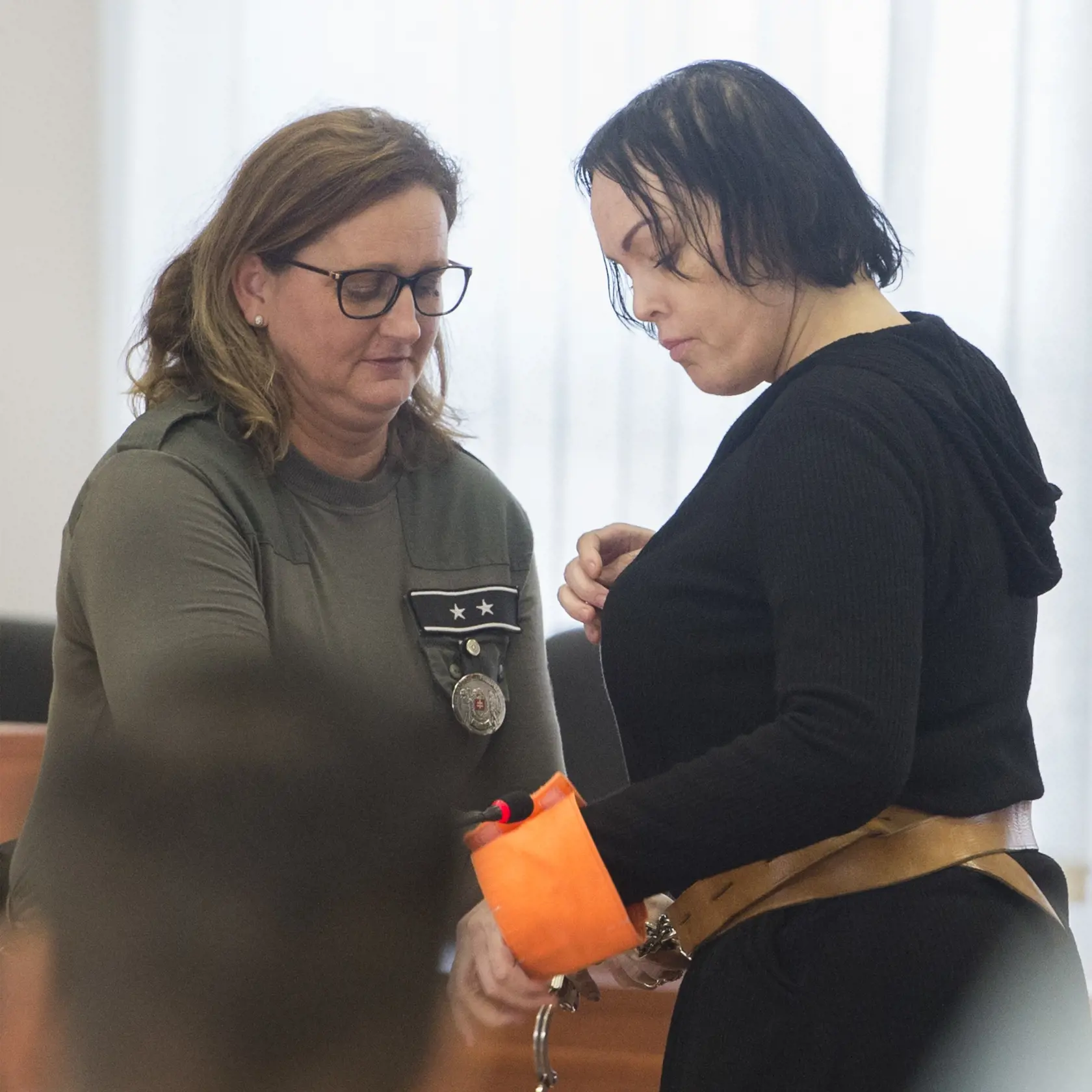 Rovnaký opasok mala aj Alena Zsuzsová na procese v prípade vraždy Jána Kuciaka a jeho snúbenice.