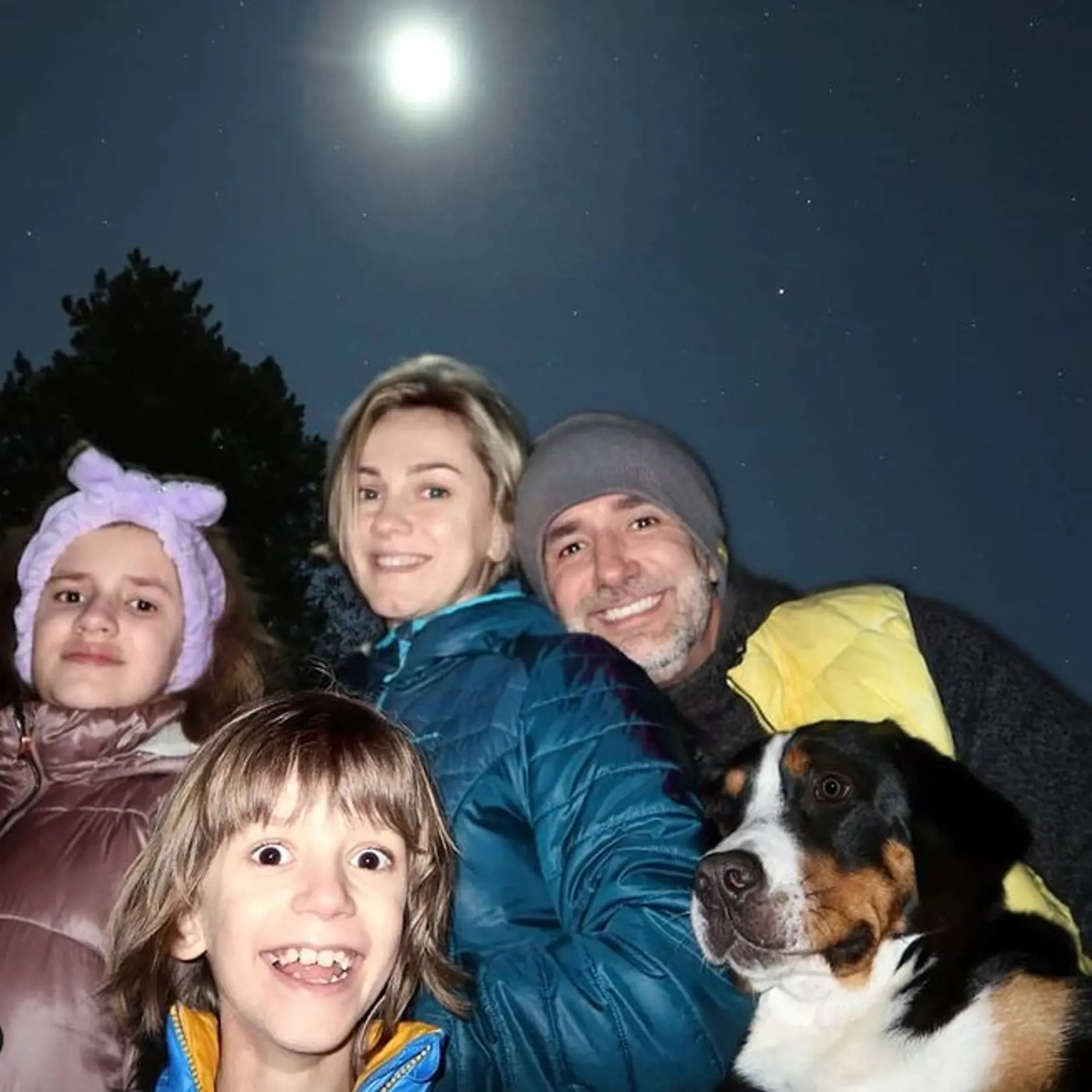 Monika Hilmerová s rodinou