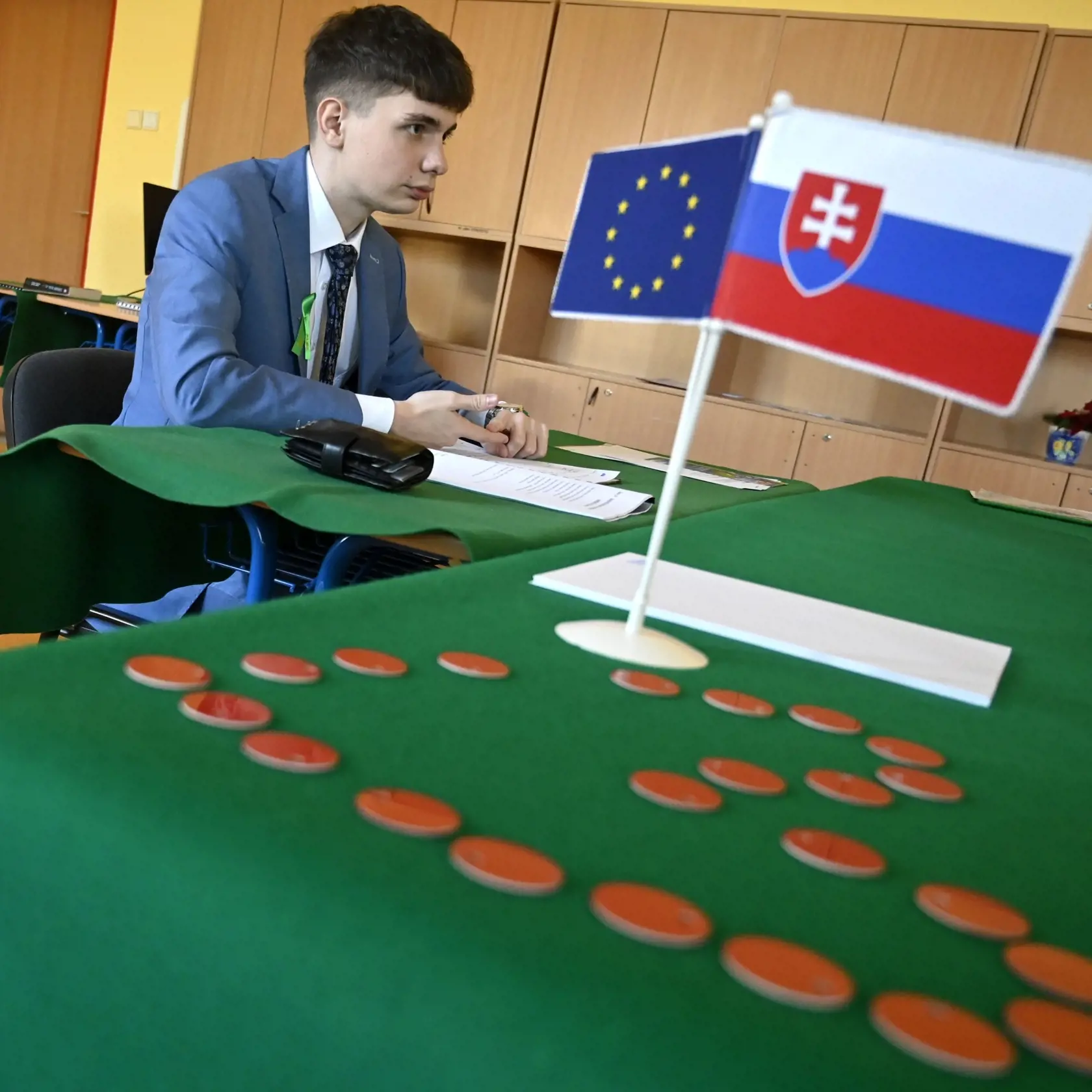 Na Obchodnej akadémii v Trebišove sa začali v pondelok 22. mája 2023 ústne maturitné skúšky. FOTO TASR - Roman Hanc