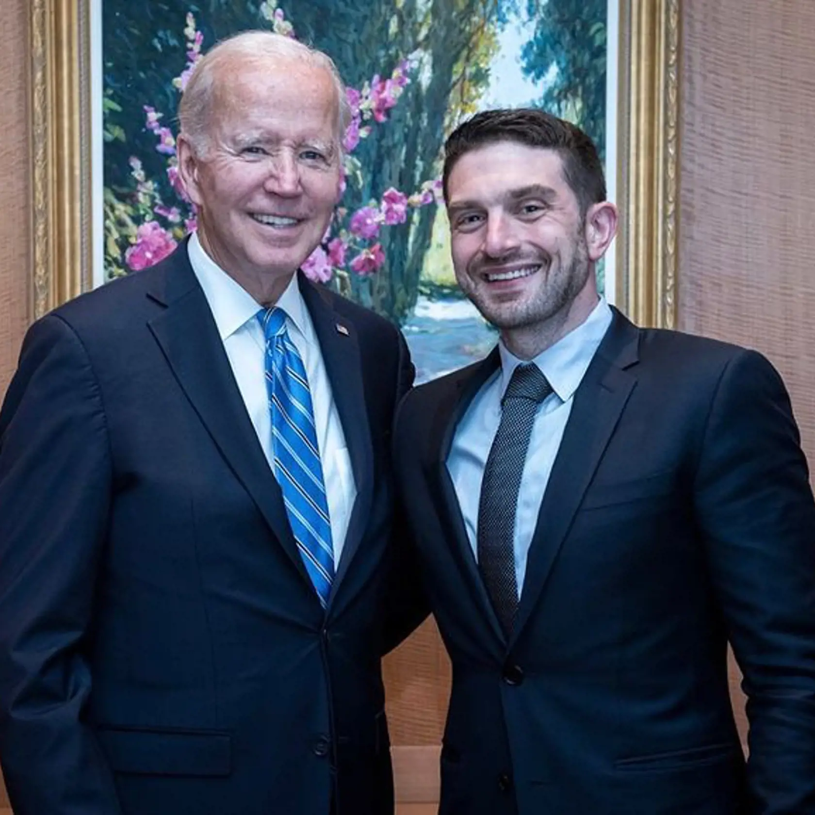 Na snímke Alexander Soros s americkým prezidentom Joe Bidenom.