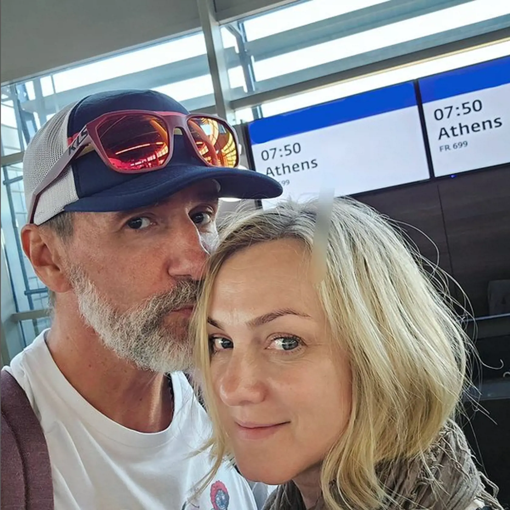 Manželia Jaro Bekr a Monika Hilmerová si napriek horúčavám užili dovolenku v Grécku.