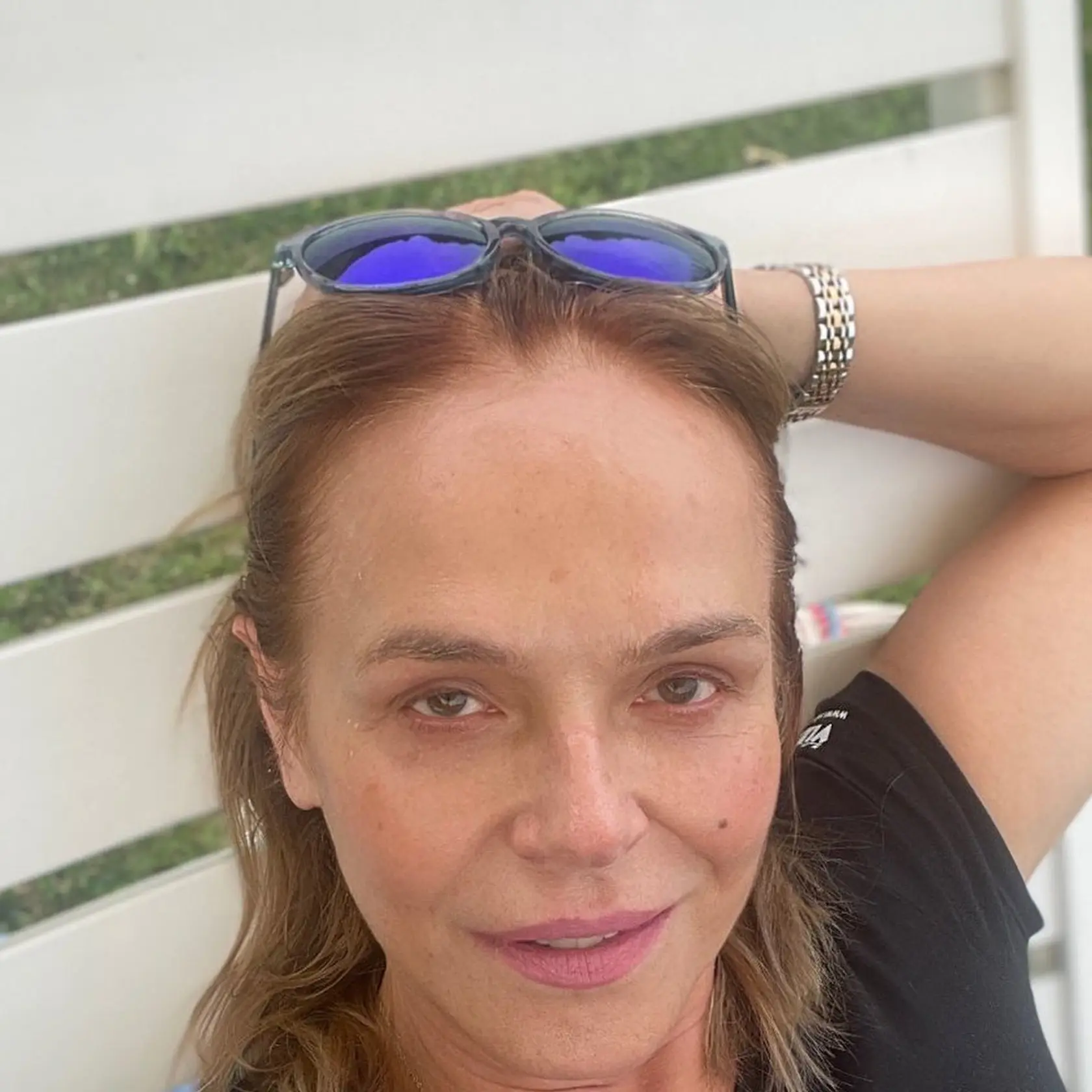 Dagmer k fotke napísala: "..a jedna samospouští , nenamalovaná a bez filtru, protože bylo krásné světlo , zvané “Americká noc”. Ano, a lesk. Ten mám vždycky narozdíl od make up."