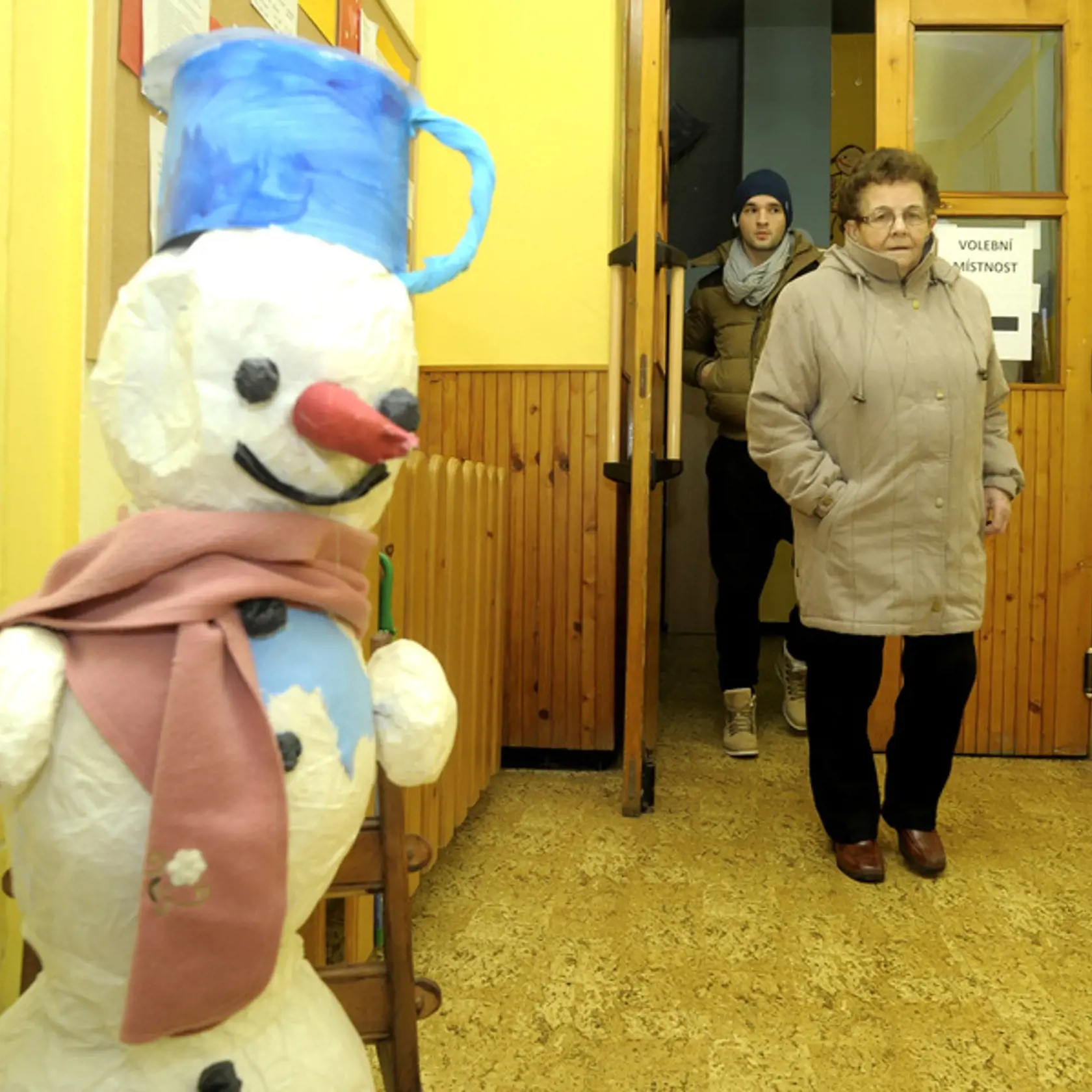 Prvé priame voľby českého prezidenta majú vysokú účasť.
