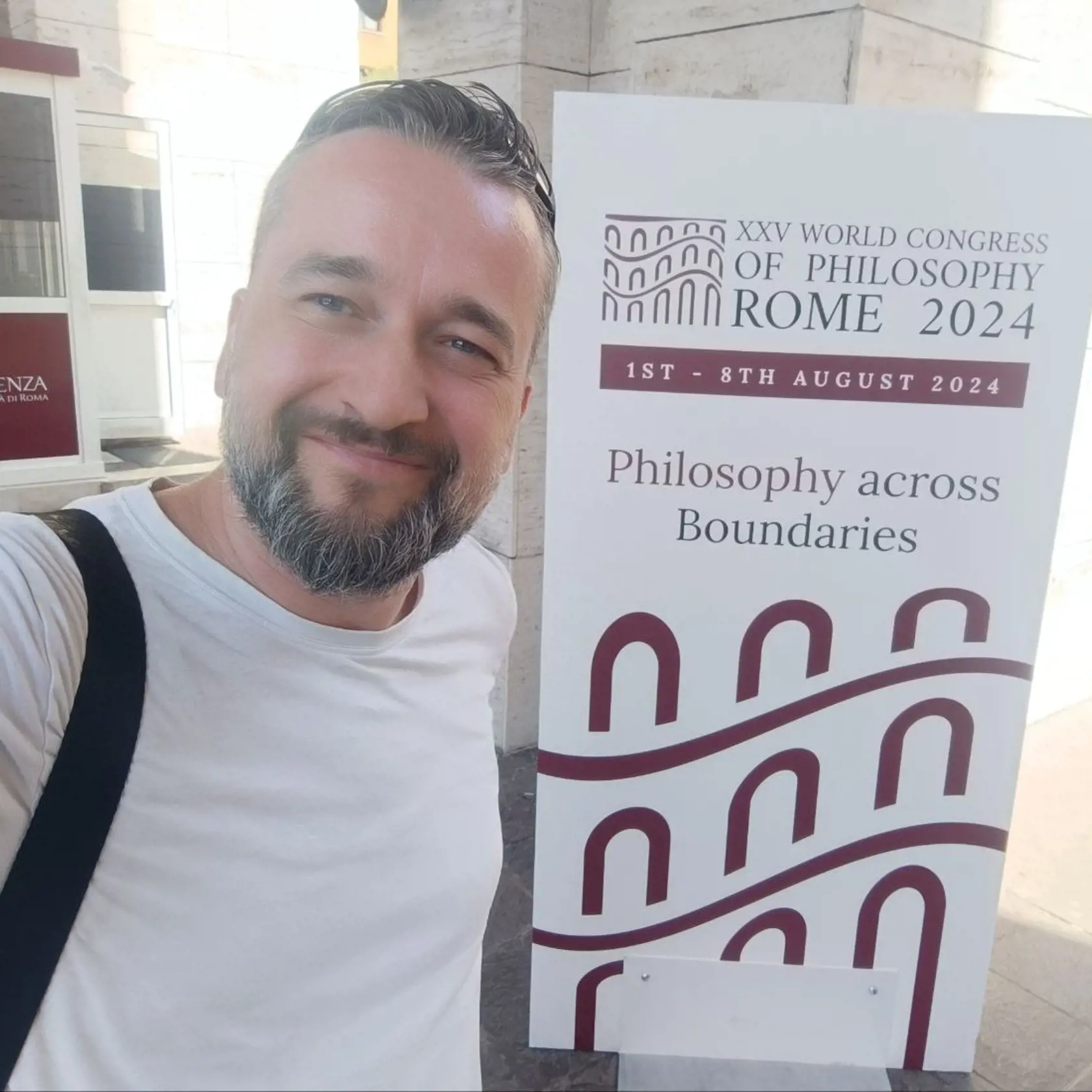„Mal som skvelé rozhovory aj s čínskymi filozofmi, zúčastnil som sa spolu s nimi sympózia o filozofii sociálnej spravodlivosti a o rôznych typoch socializmu," informoval Ľuboš Blaha z Ríma, kde bol pozvaný na Svetový kongres filozofie.