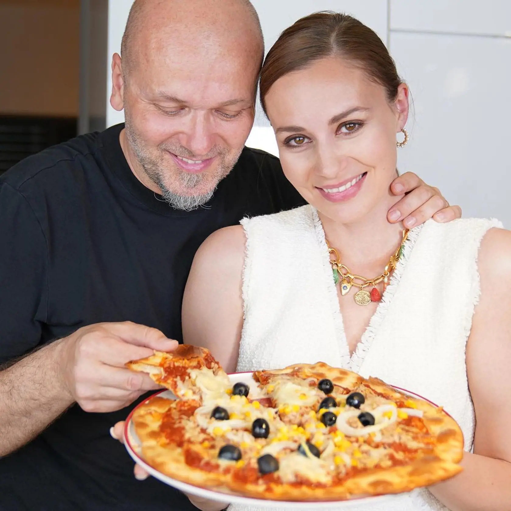 Mária a jej rodina milujú domácu pizzu.