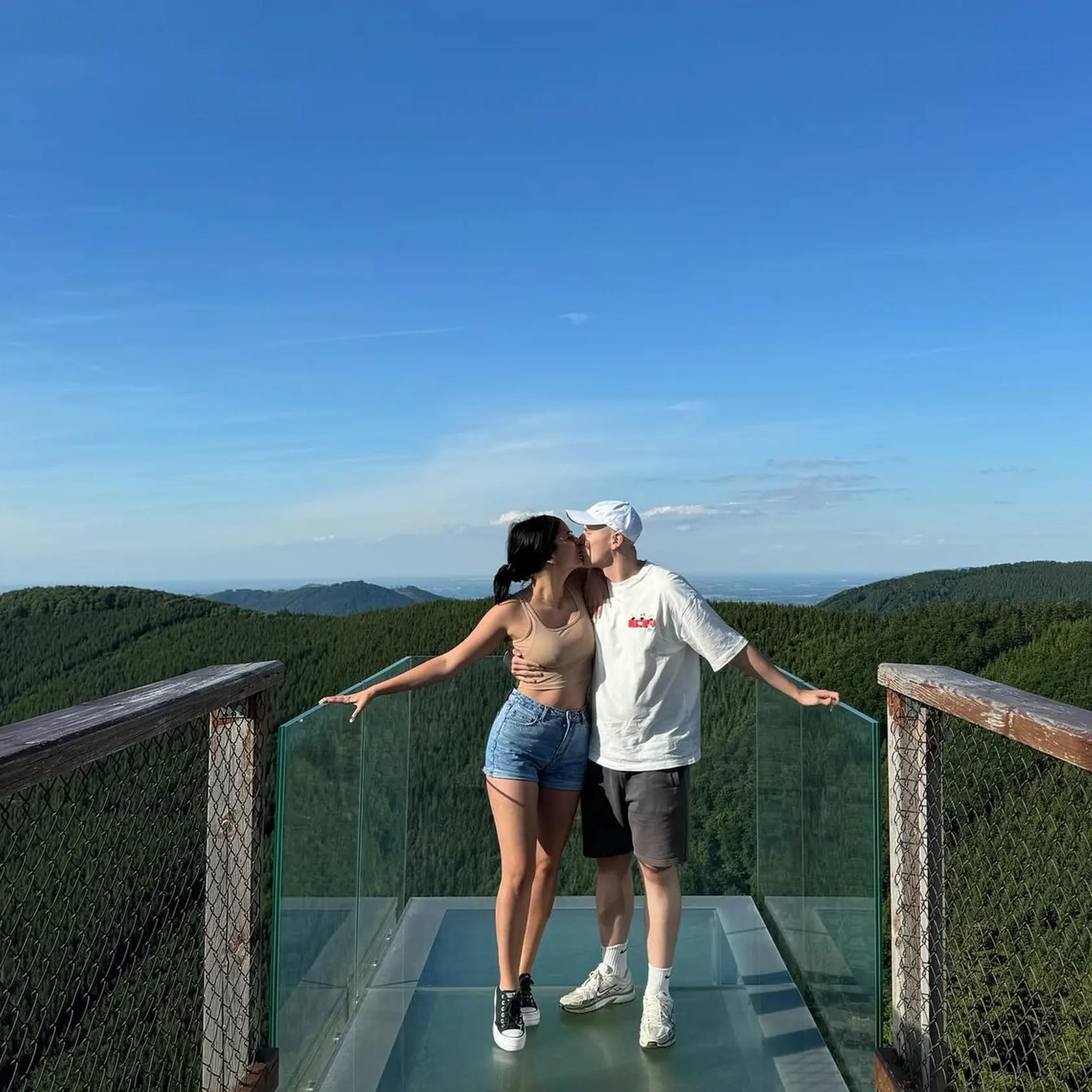 Adam Choma ukázal španielskej priateľke Rachel čaro českých hôr.