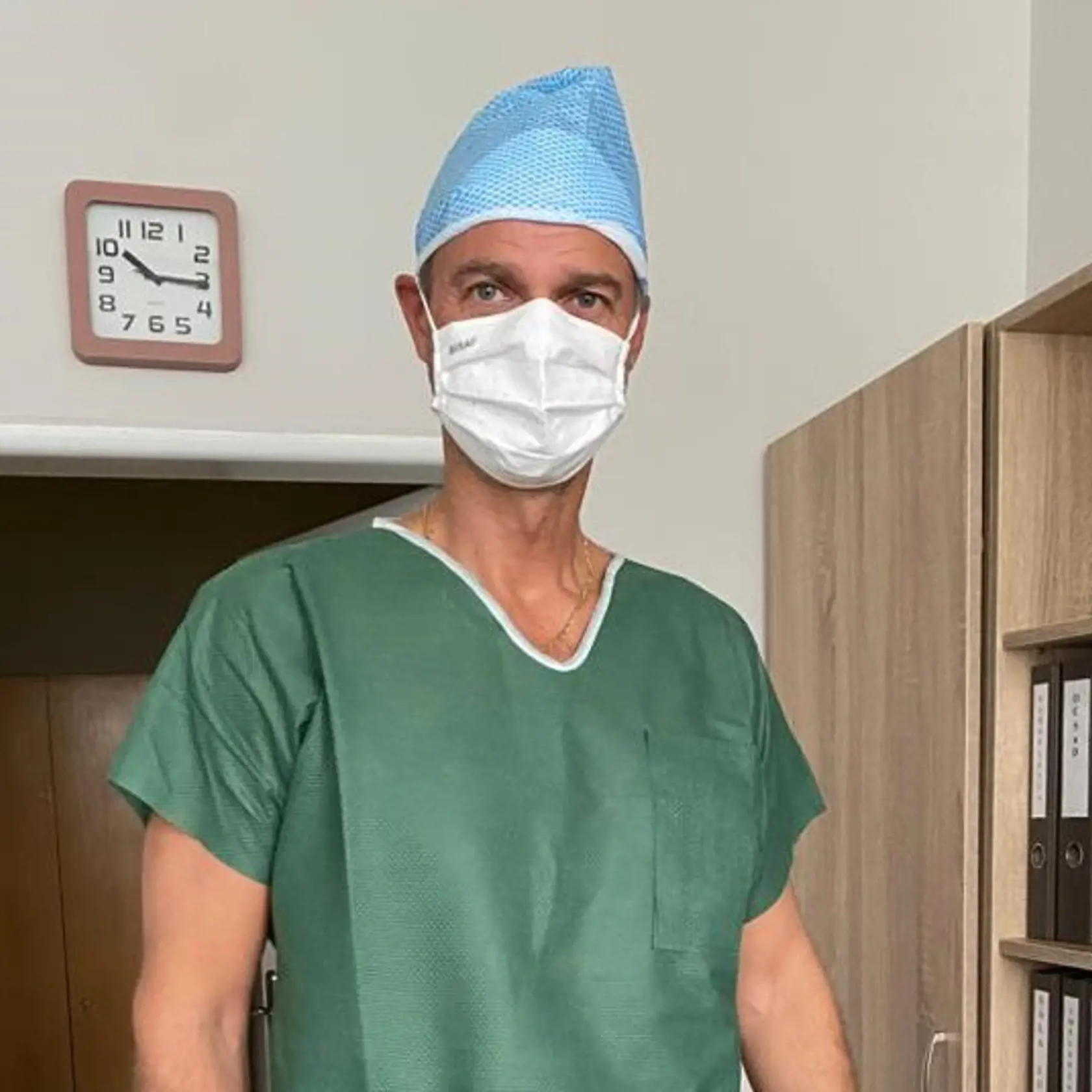 Richard Raši každý piatok zarezáva v košickej univerzitnej nemocnici.