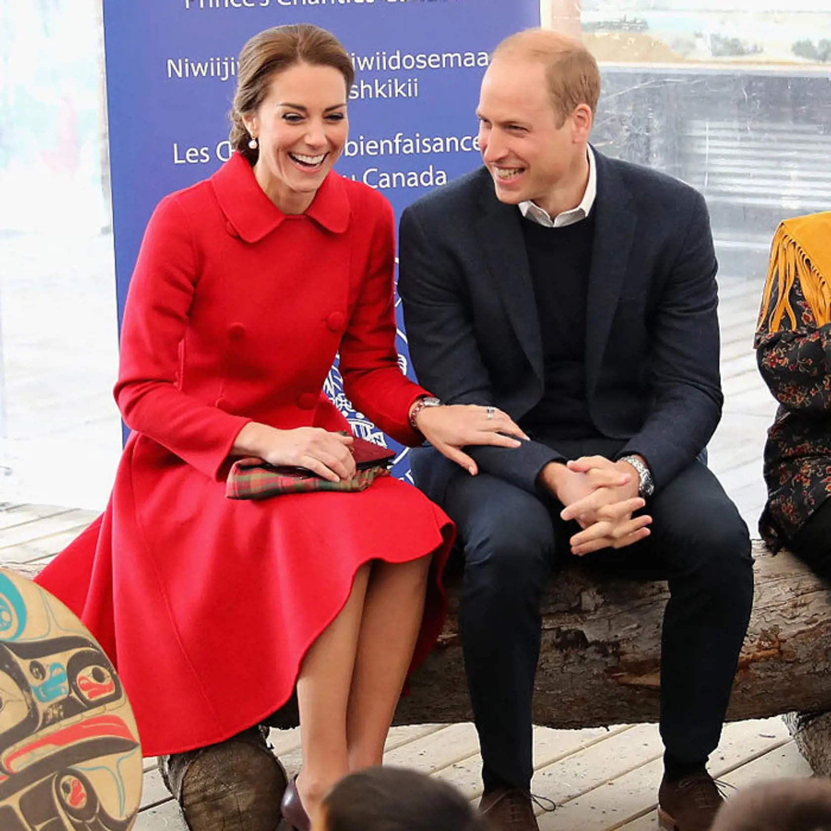 William a Kate prevzali niektoré povinnosti kráľovnej, ktorá je celý rok v izolácii.