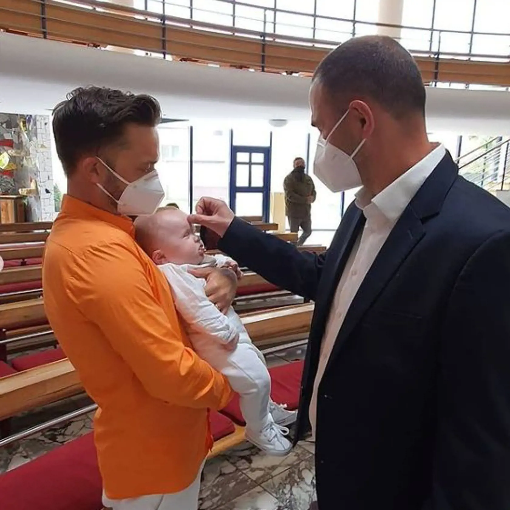 Máj 2021: Manželia Pappovci pokrstili synčeka Lea.