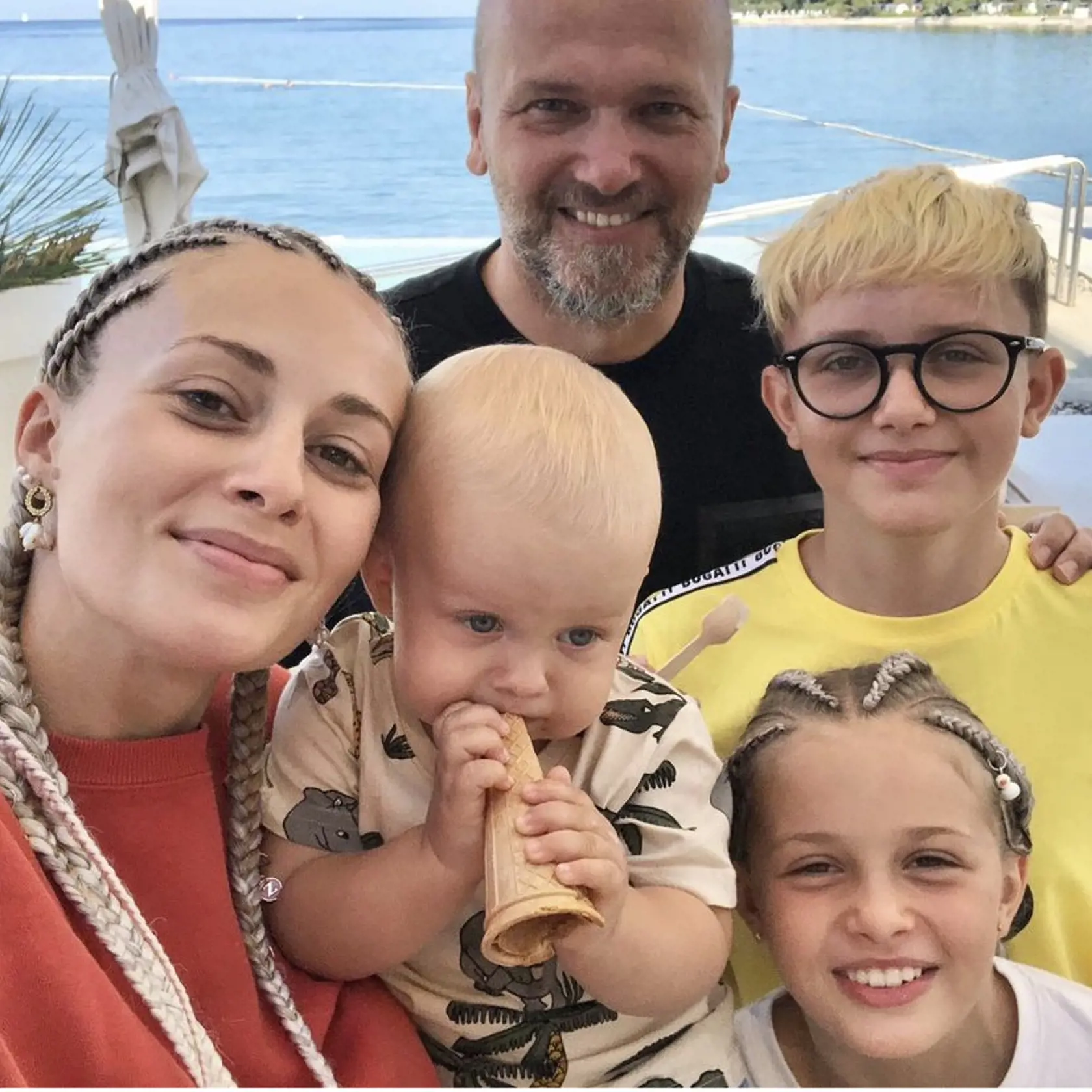 Mária Čírová si dala s dcérkou Zoe urobiť rovnaký účes.