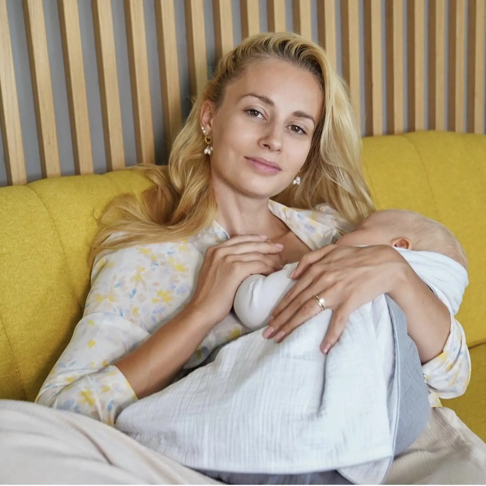 Mária Čírová si dala s dcérkou Zoe urobiť rovnaký účes.
