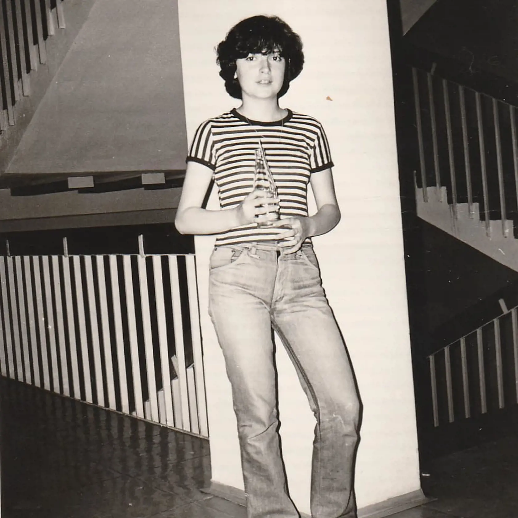 Prváčka v 1978! Mám 15 rokov a som na SPŠ Strojníckej v Prešove. Vytvorili tu triedu odevnej školy SPŠO. Prvý krát som sama na internáte v cudzom meste a som plná obáv a neistoty, ale aj zvedavosti. Teraz viem, že som si nemohla vybrať lepšie! Celý život využívam všetko čo som sa tam naučila, napriek tomu, že robím úplne inú profesiu!