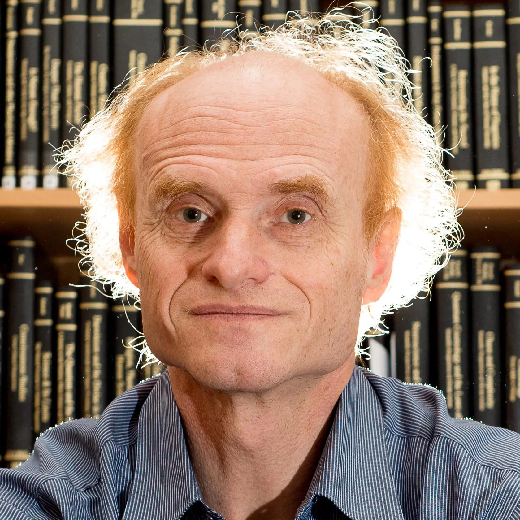 Jaroslav Flegr, evolučný biológ z Česka, sa preslávil viacerými úspešnými predikciami vývoja koronavírusovej situácie v Česku.