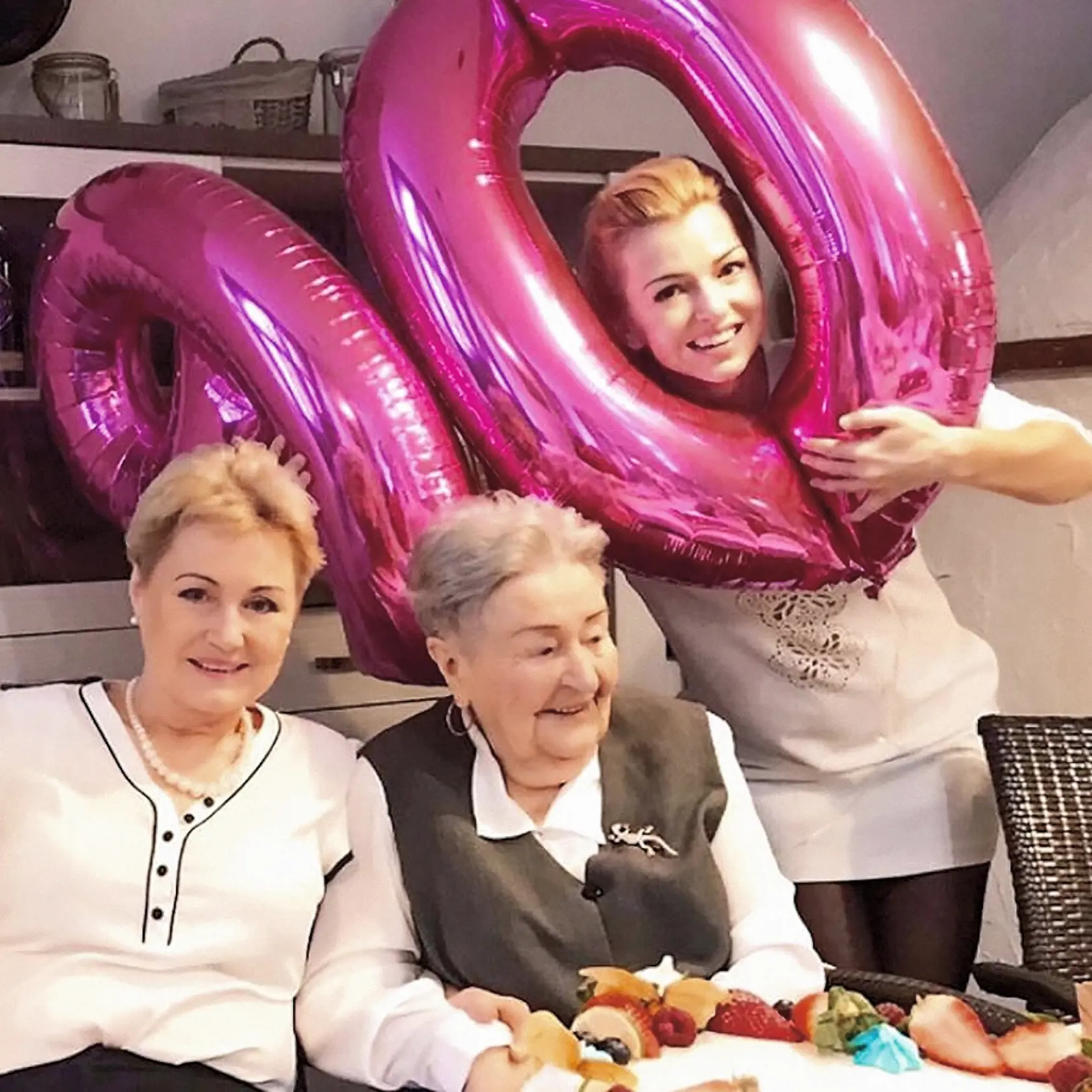 Na oslave deväťdesiatky. Zlatka sa pochválila snímkou, kde je jej mama aj stará mama.