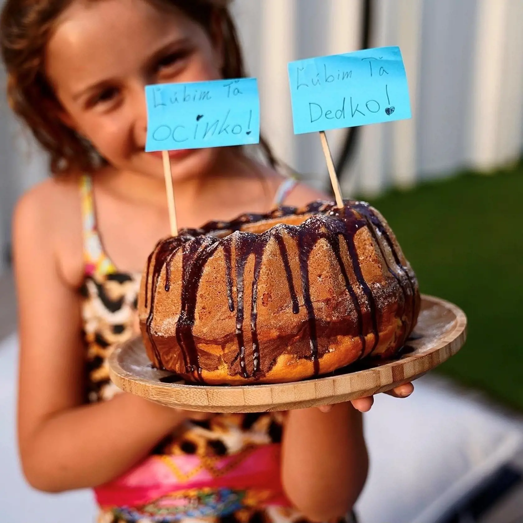 Zoe mamime konkuruje takouto bábovkou, ktorú sama upiekla ku Dňu otcov.