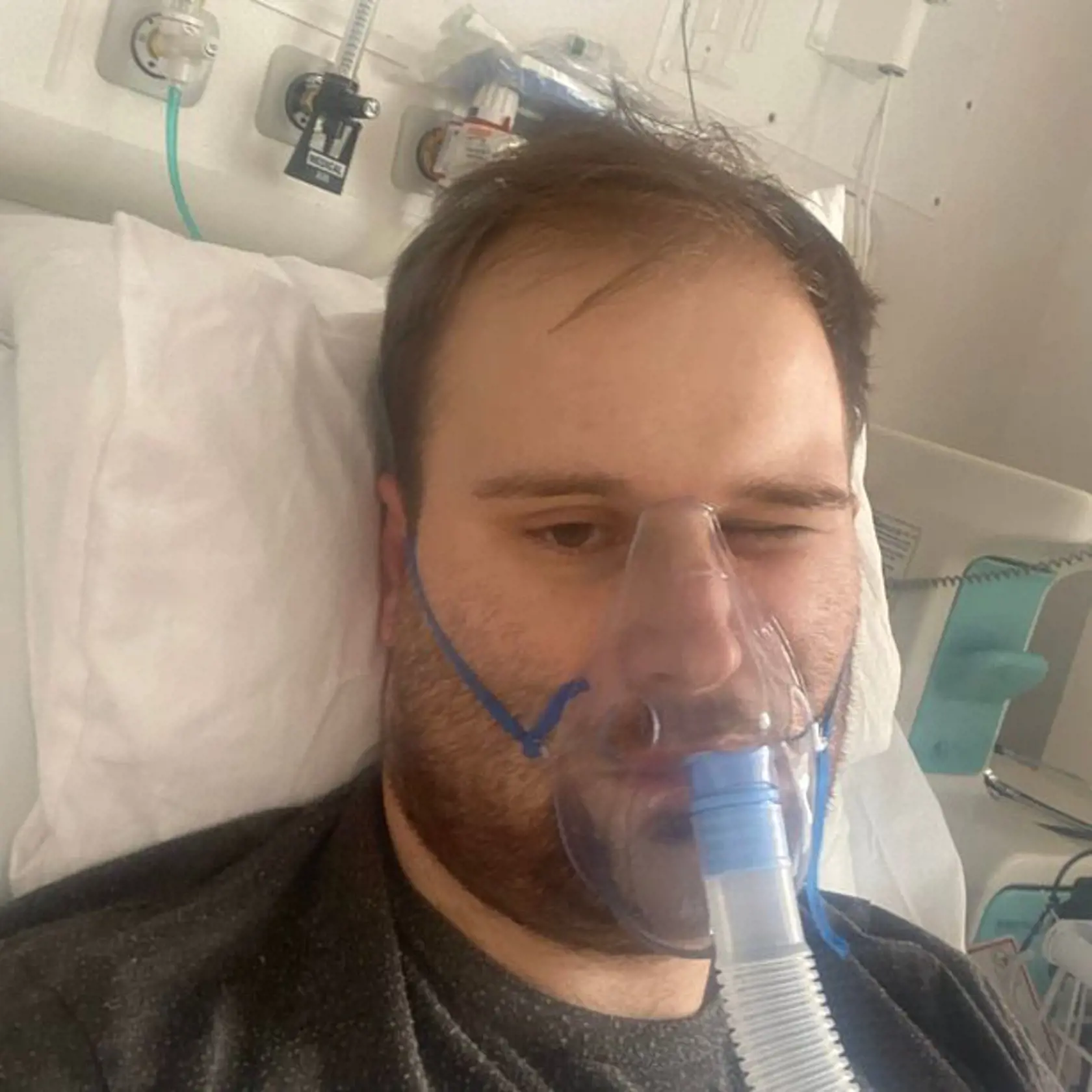 Prvými príznakmi pacienta Ryana Van Waterschota bola strata chuti a čuchu, informuje britský denník Mirror.