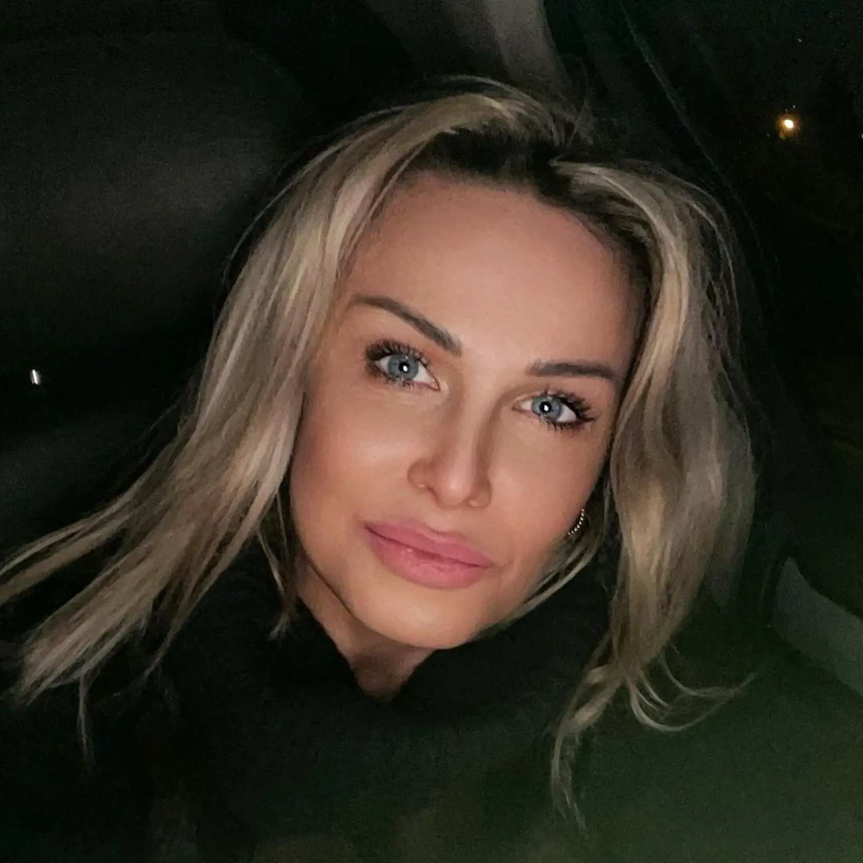 Takto dnes vyzerá herečka z Diskopríbehu, ktorá si zahrala Evu, Mariana Konečná Slováková. Dnes má 50 rokov a vyzerá lepšie ako kedykoľvek predtým.