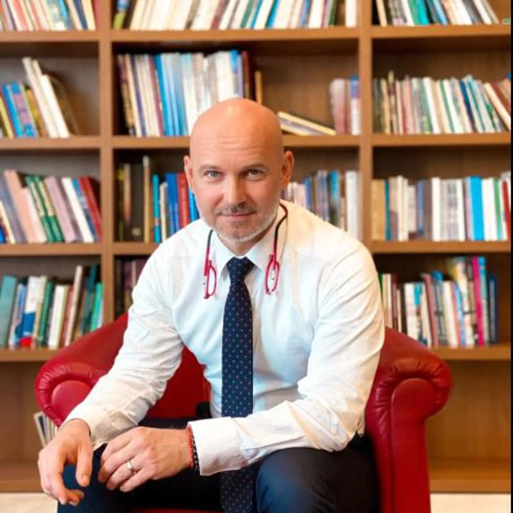 Nový minister školstva, vedy, výskumu a športu Branislav Gröhling (SaS) si dáva na svojich outfitoch záležať.