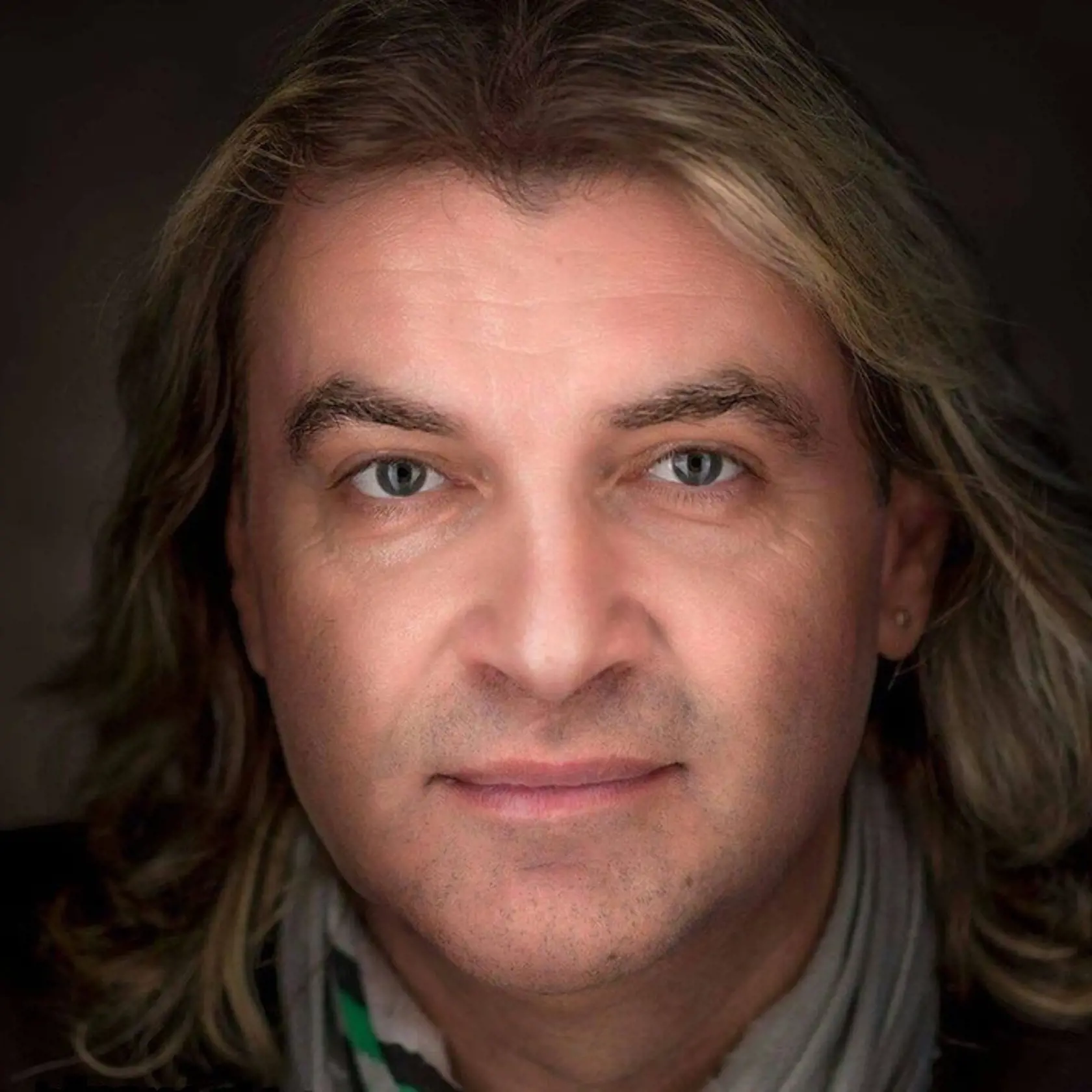 Hudobník v mladších rokoch.