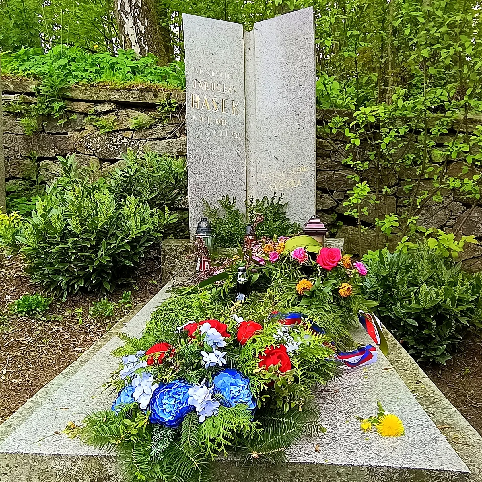 Hrob Jaroslava Haška, Lipnice nad Sázavou