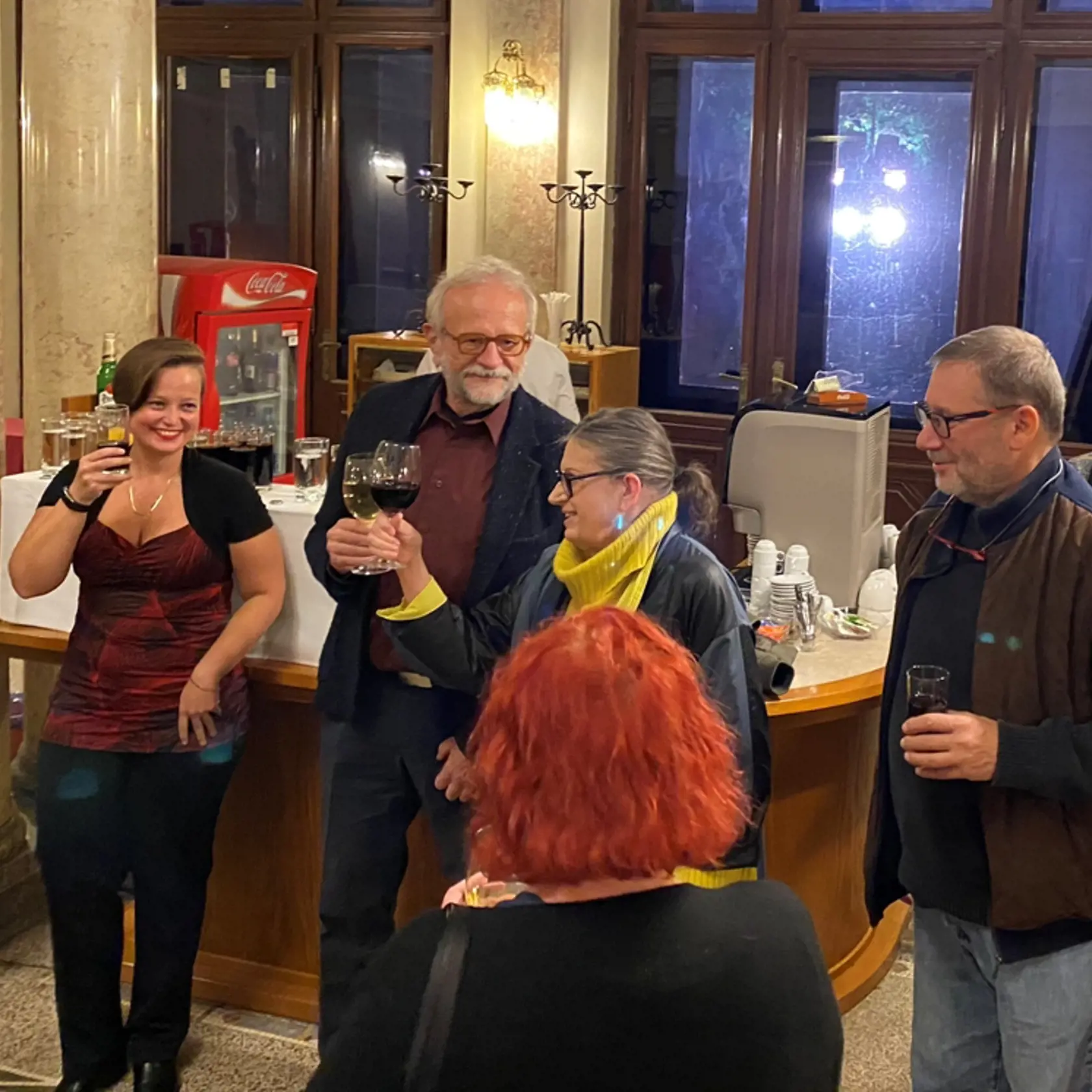 Inscenácia Harold a Maude - stretnutie členov Klubu s hlavnými protagonistami a riaditeľom divadla Tomášom Töpferom.
