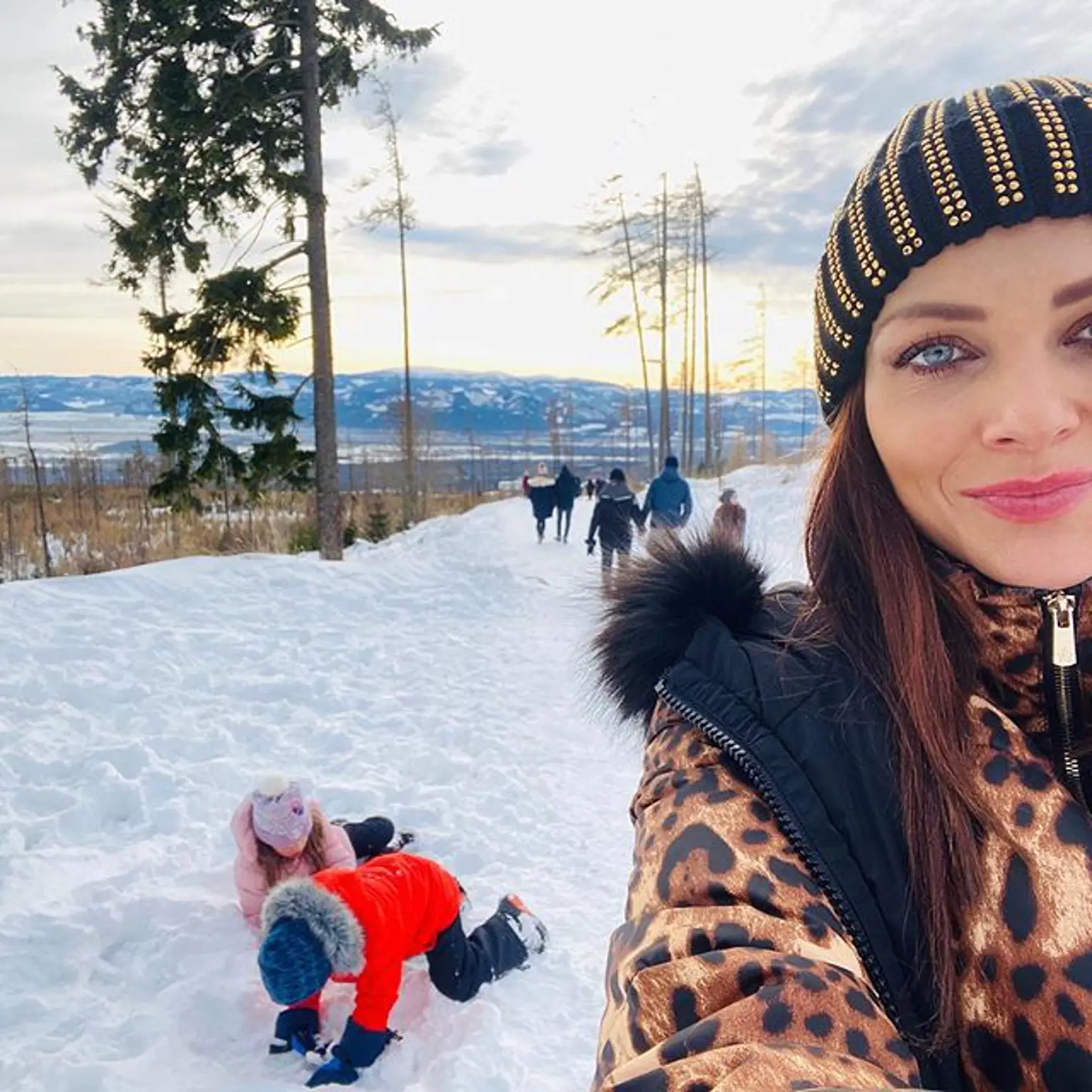 Martina Schindlerová si užíva zimu s deťmi. Na fotkách nikdy neukazovala ich tváre.