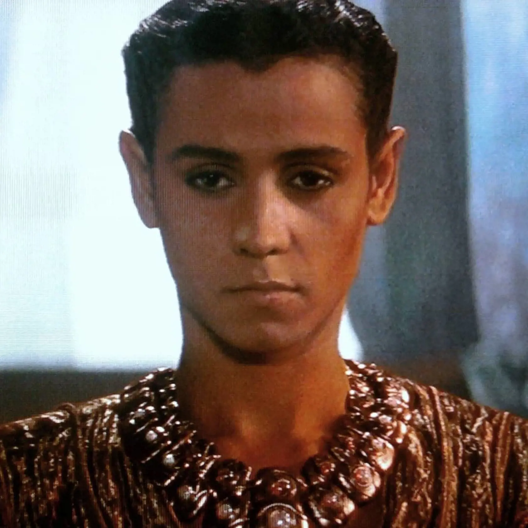 Jaye Davidson vo filme Hviezdna brána