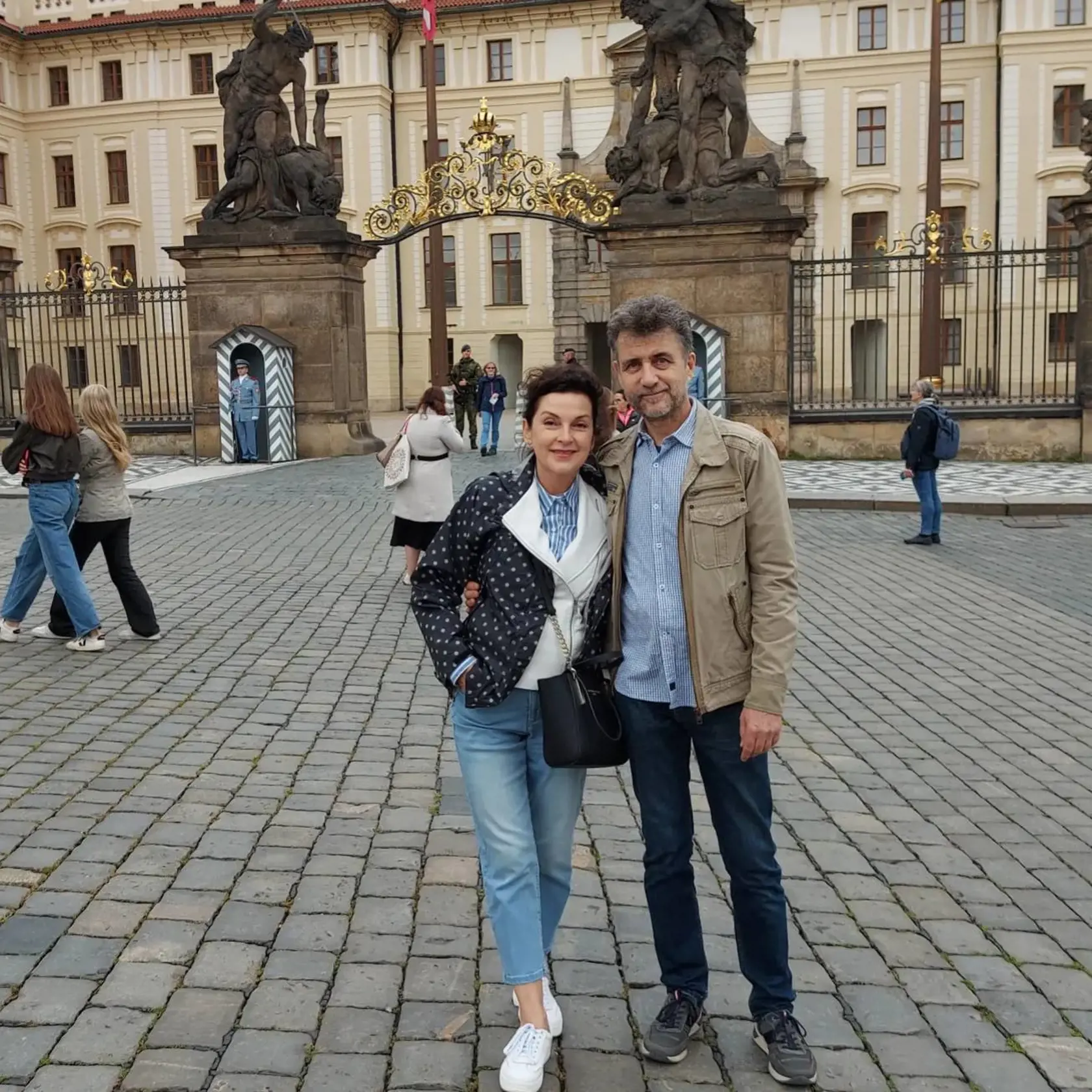 Beáta Dubasová s manželom manžel Andrej Andrašovanom. Dvojica v júni 2024 oslávila 33 rokov od sobáša.