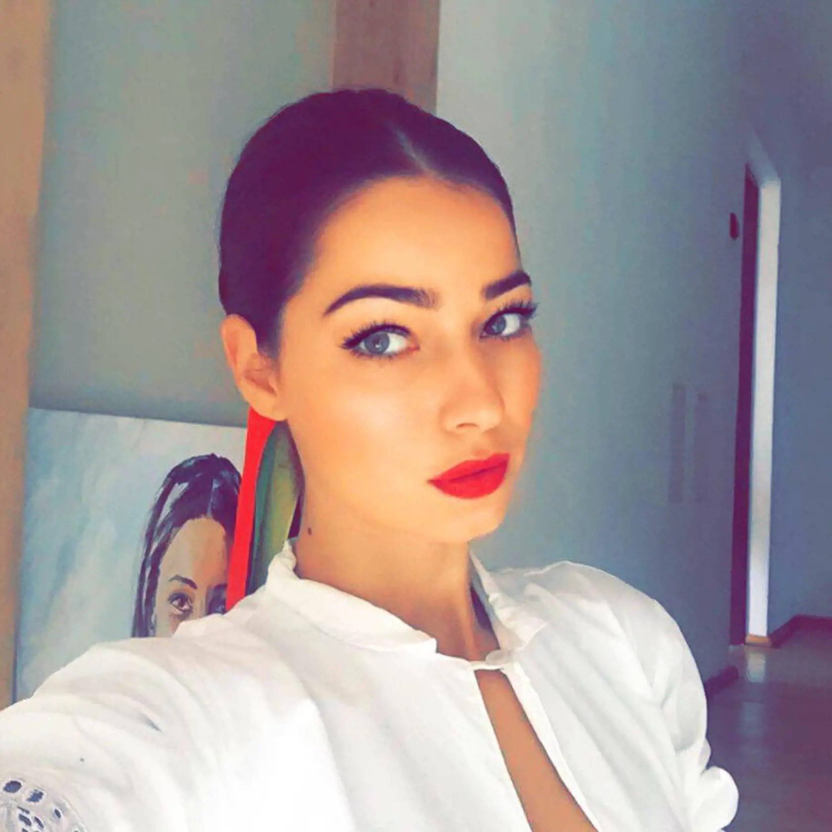 Lucia vyzerá ako modelka.