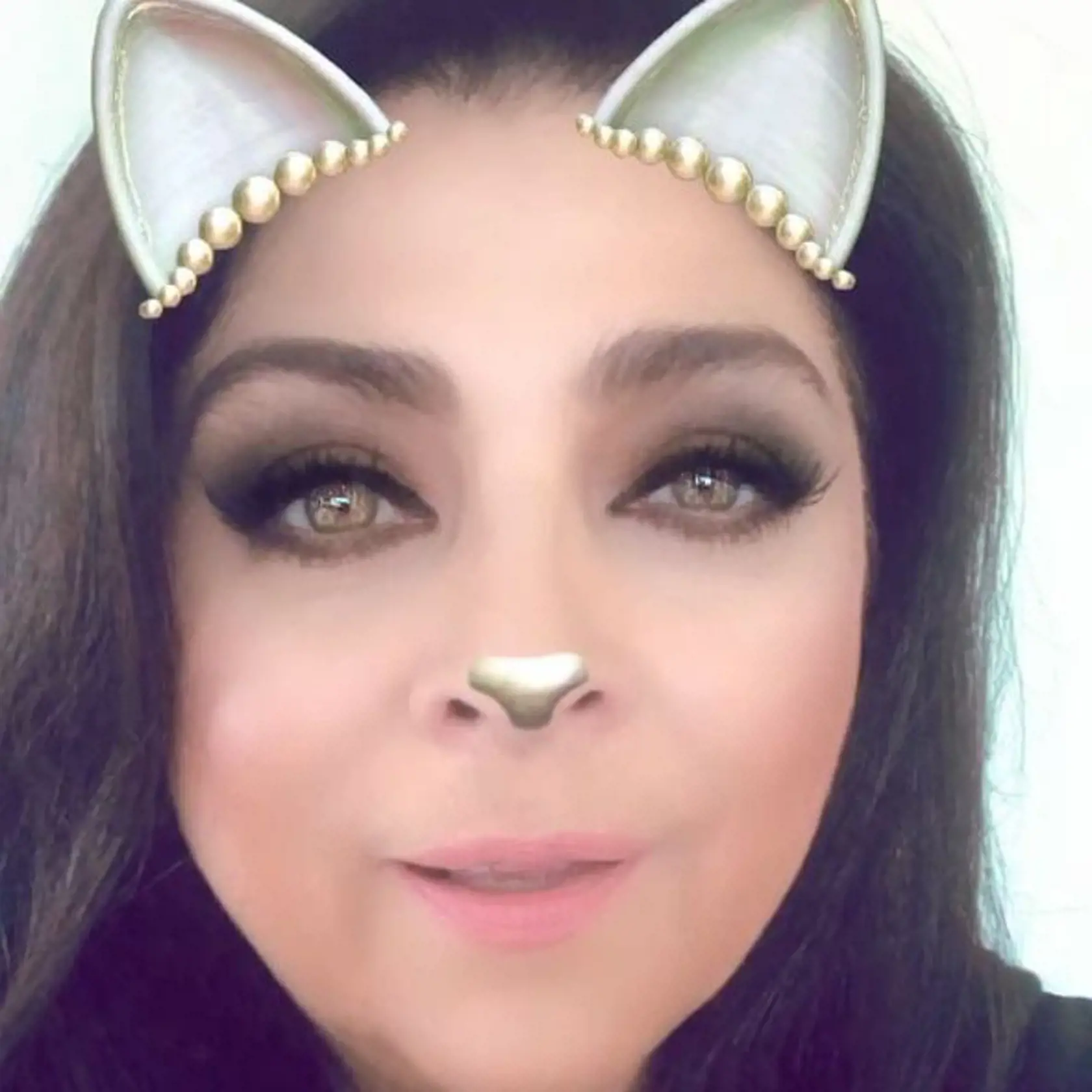 Victoria si rada robí vtipné selfie.