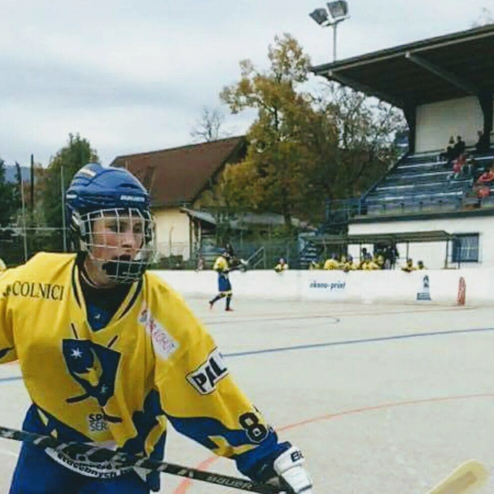 Viliam hral hokejbal za klub v Ružomberku.