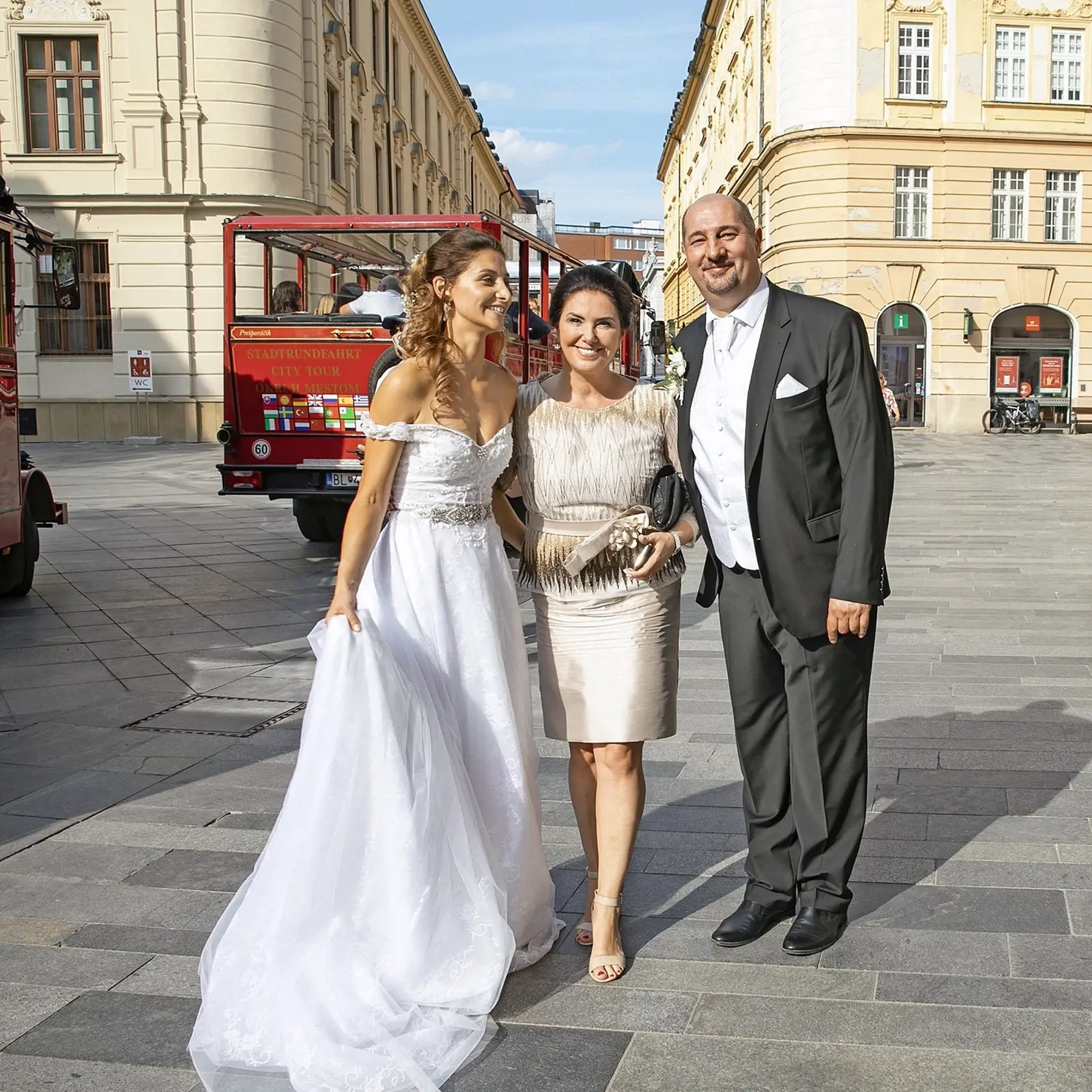Rok 2019: Na fotkách je Kristína Malachovská dcéra Ivety a Martina Malachovských ktorá sa vydala za volejbalistu Adama Kociana.