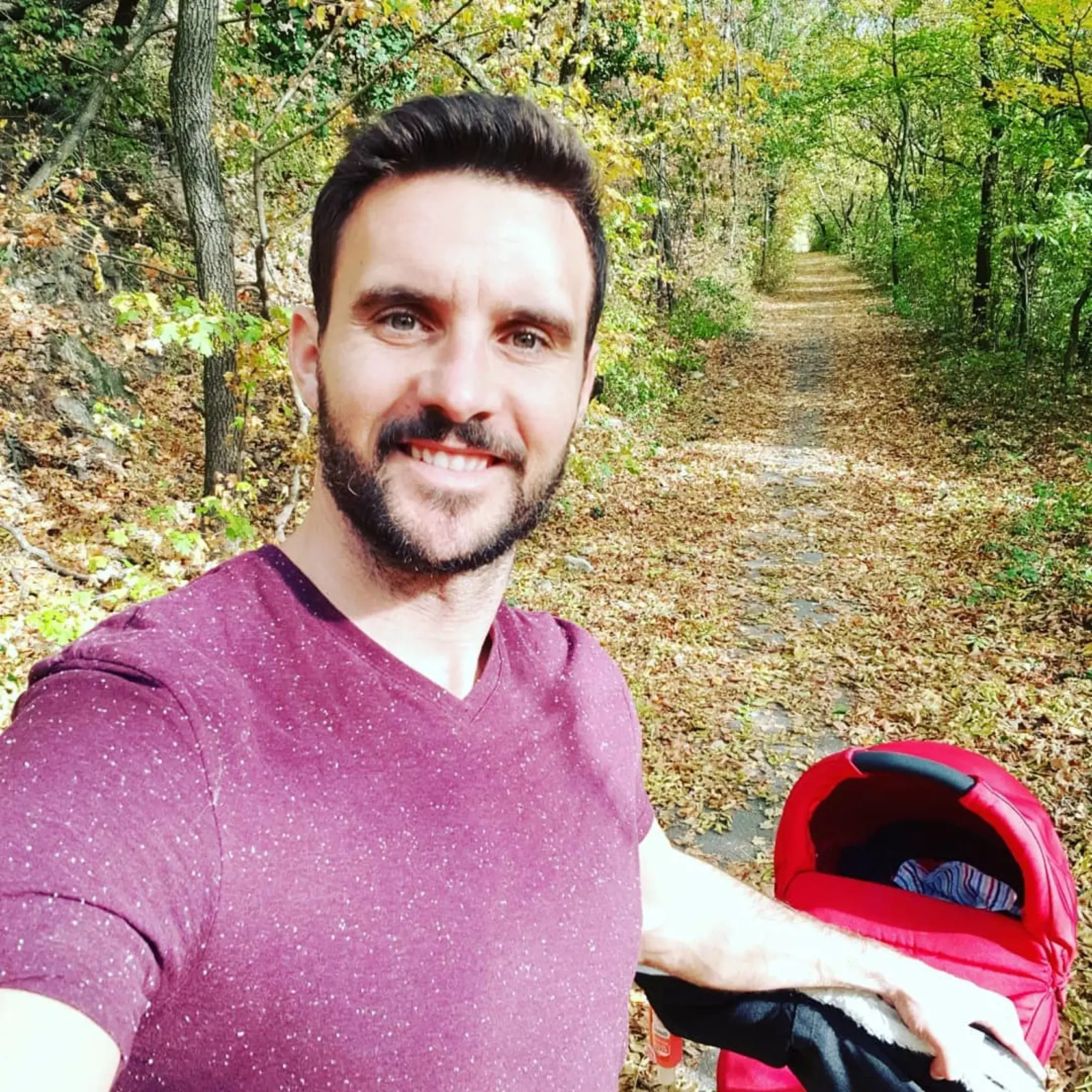 Martin Šmahel s dcérou na prechádzke